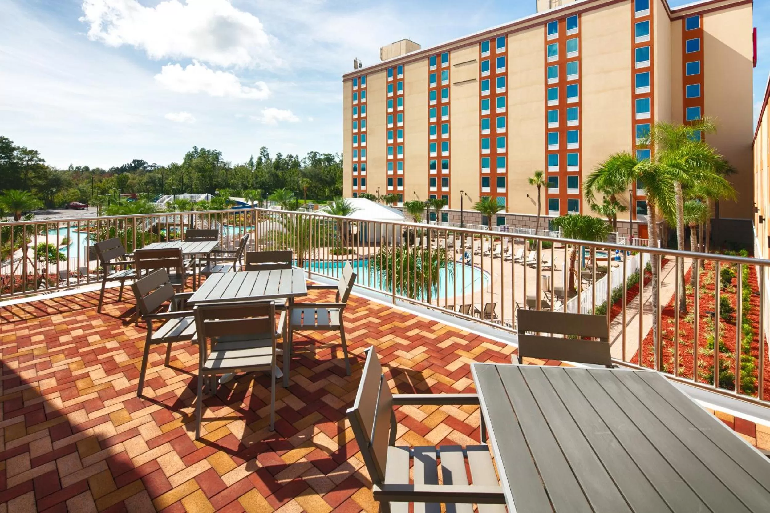 Balcony/Terrace in Red Lion Hotel Orlando Lake Buena Vista South- Near Disney