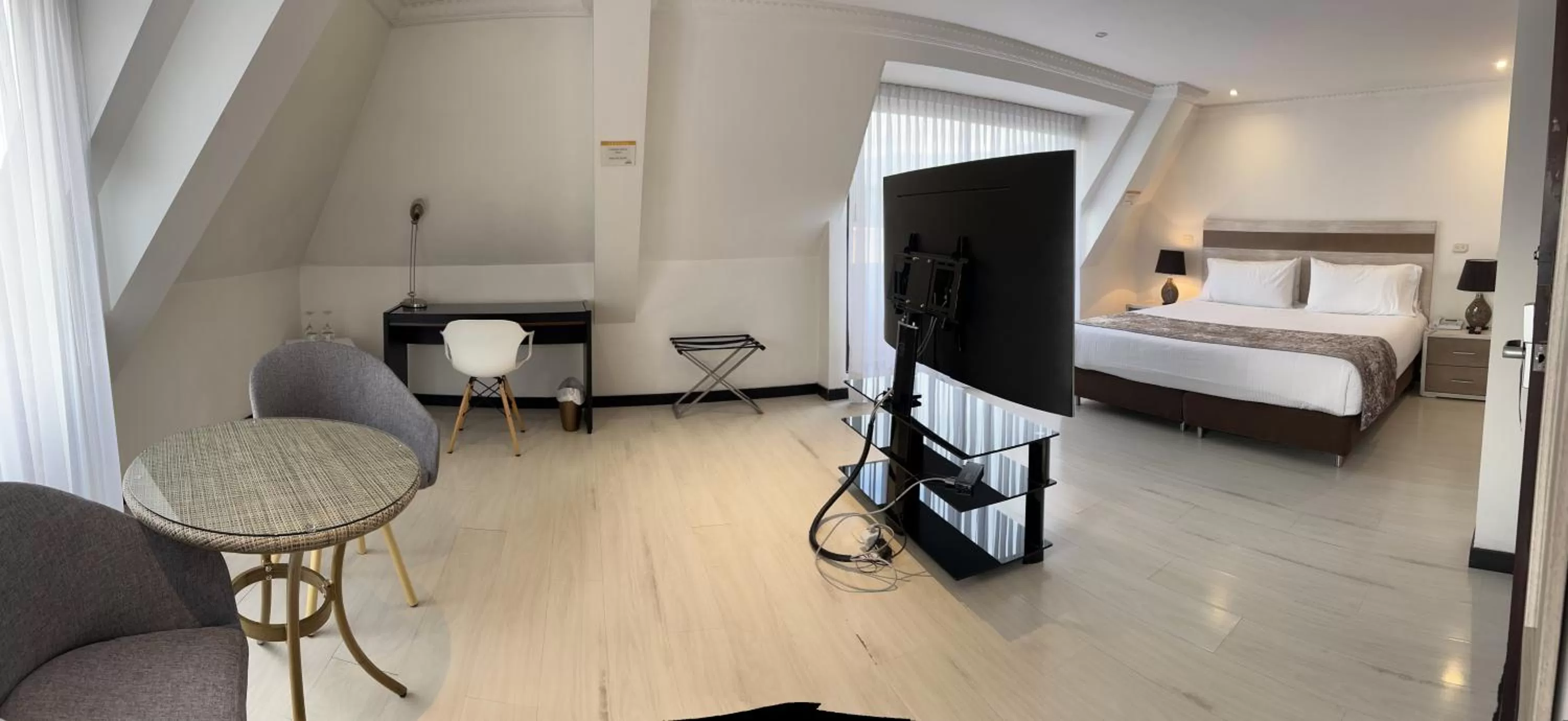 Photo of the whole room, TV/Entertainment Center in Suites 109 GH Usaquén