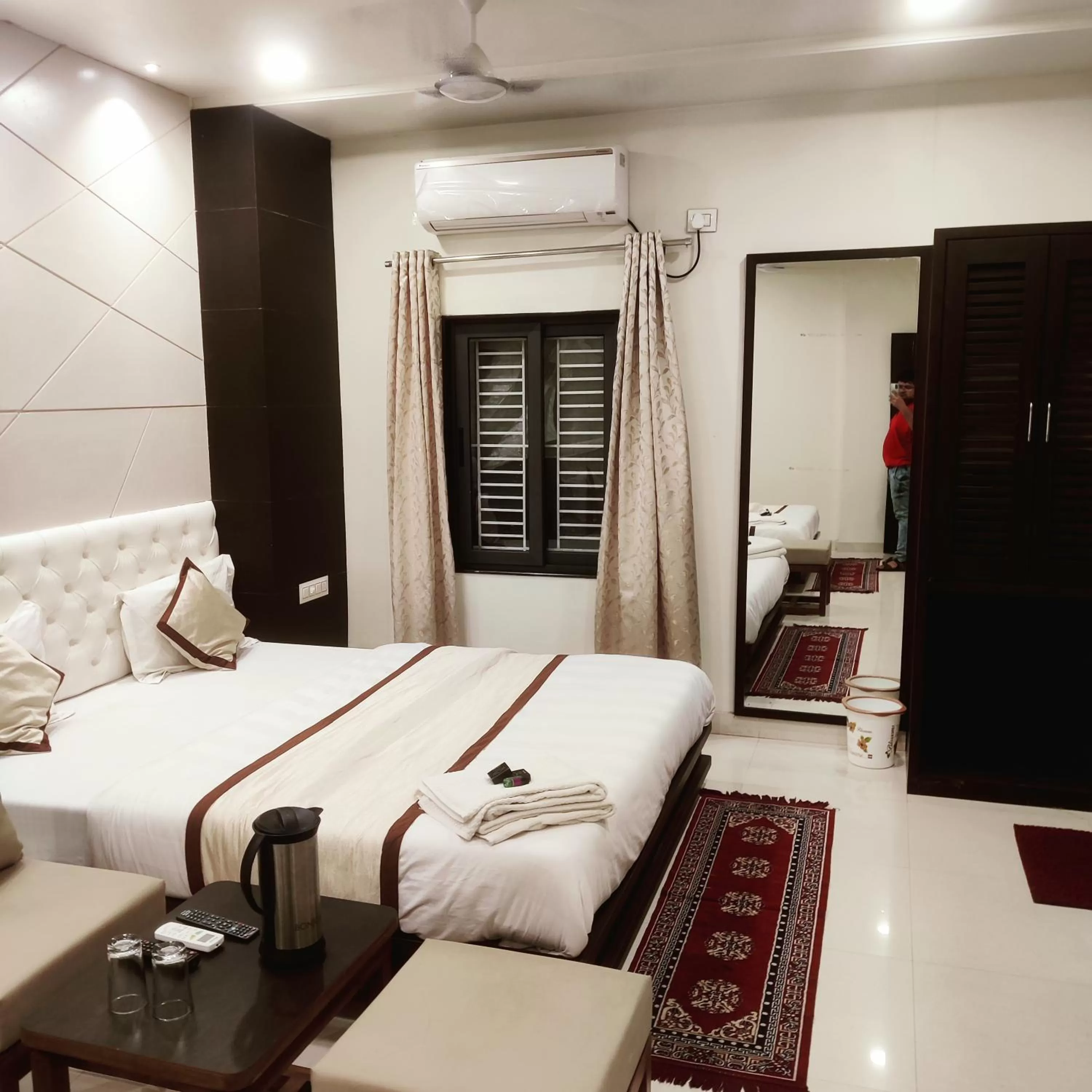 Bedroom, Bed in Abu Inn, Mount Abu - The Luxury Boutique Stay