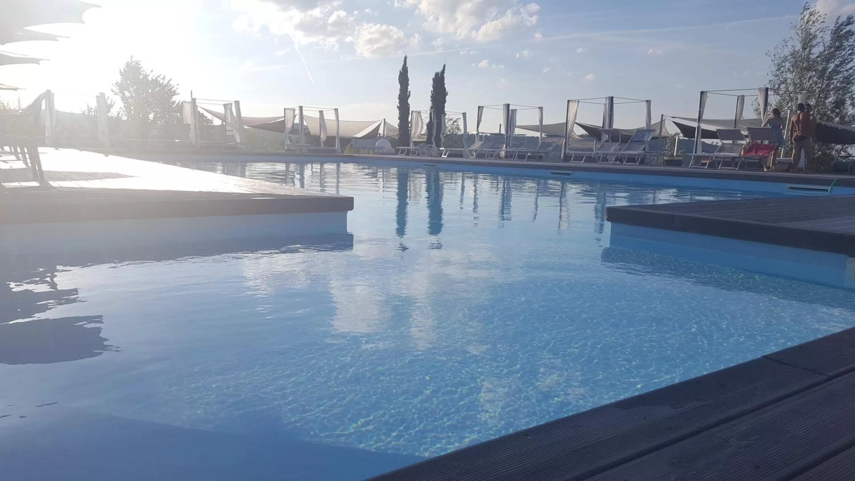 Swimming pool in Gelso Bianco Country Resort