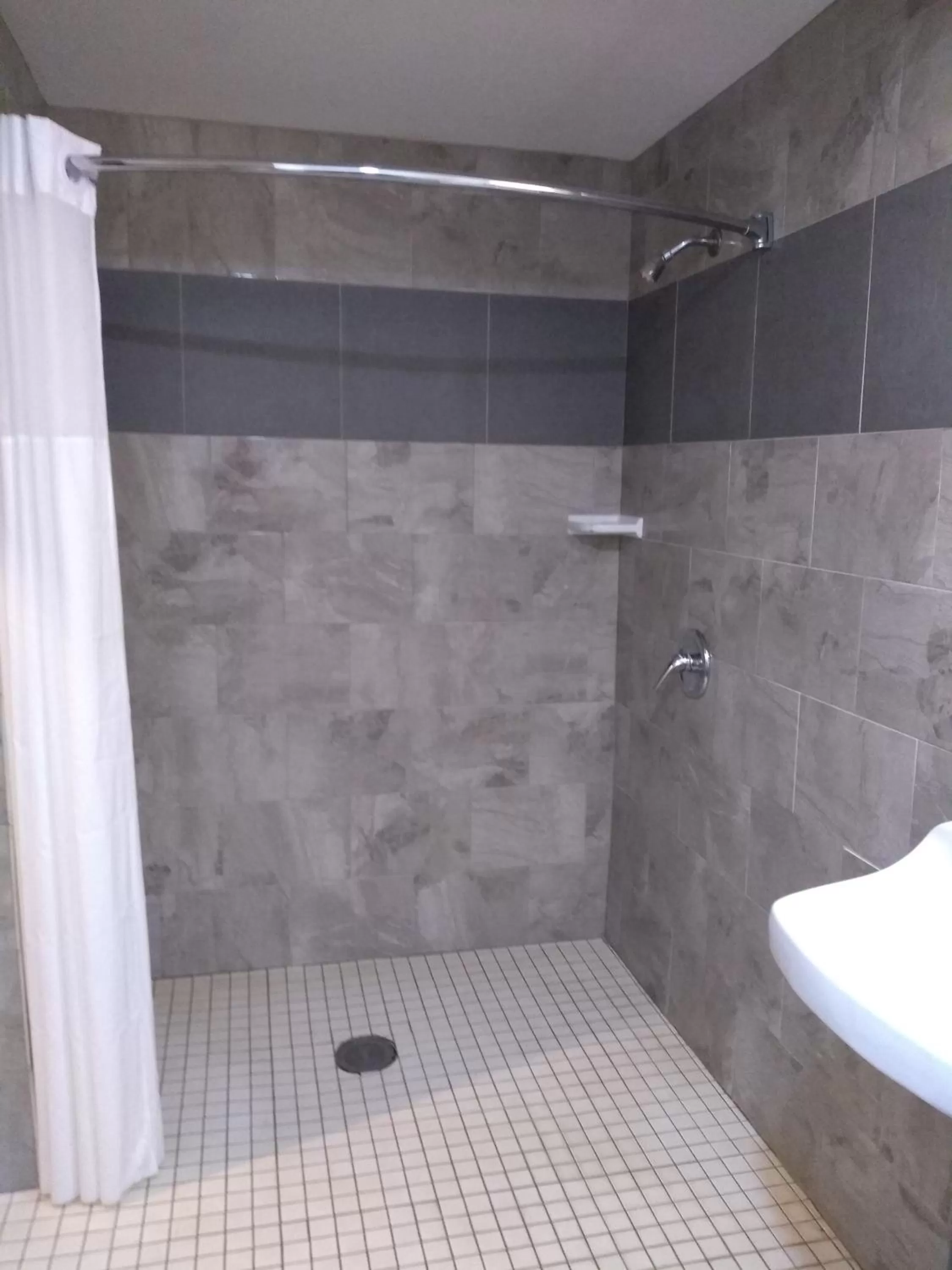 Shower in Days Inn by Wyndham Alva