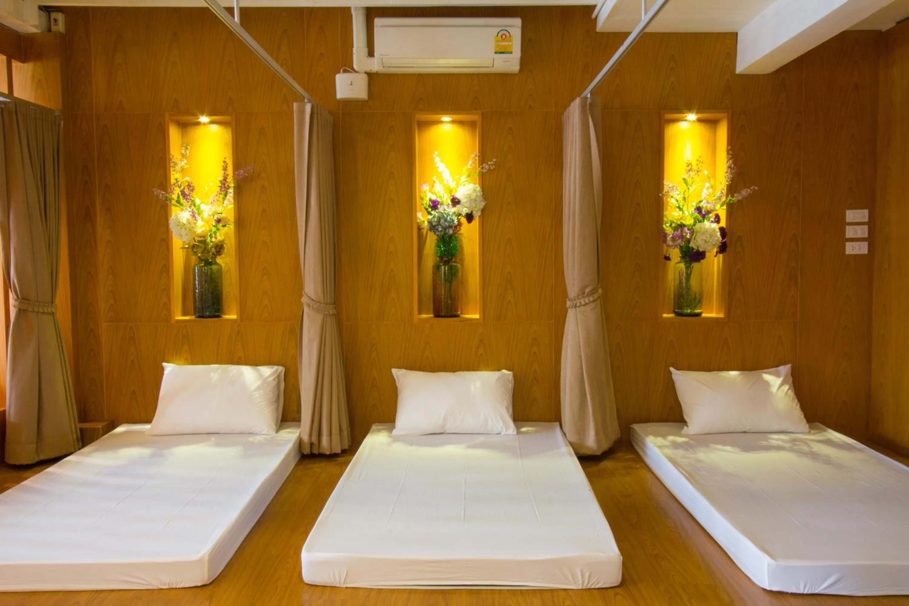 Activities, Bed in At Ease Bijou