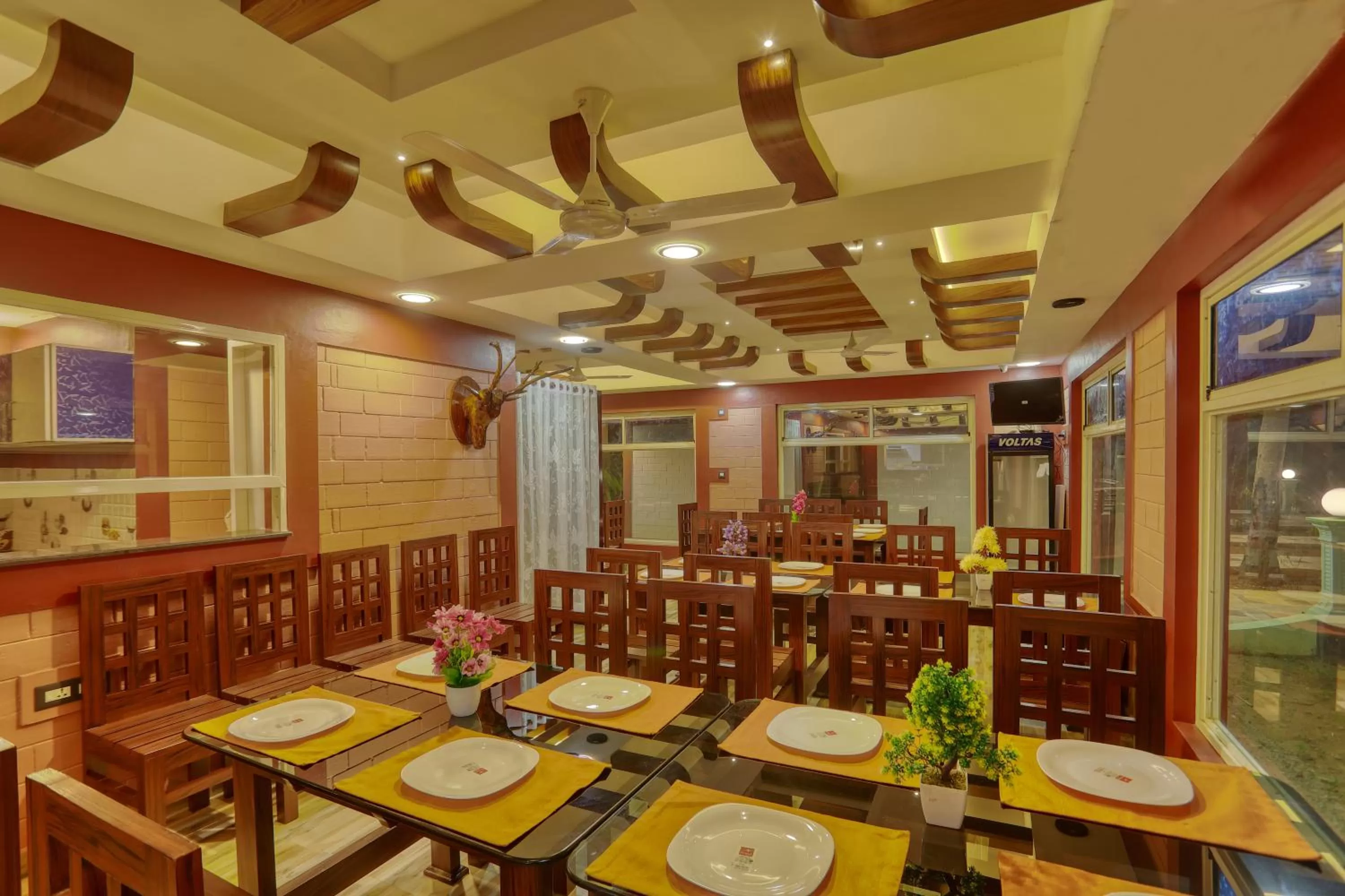 Restaurant/places to eat in LEISURE VALLEY BEACH RESORT