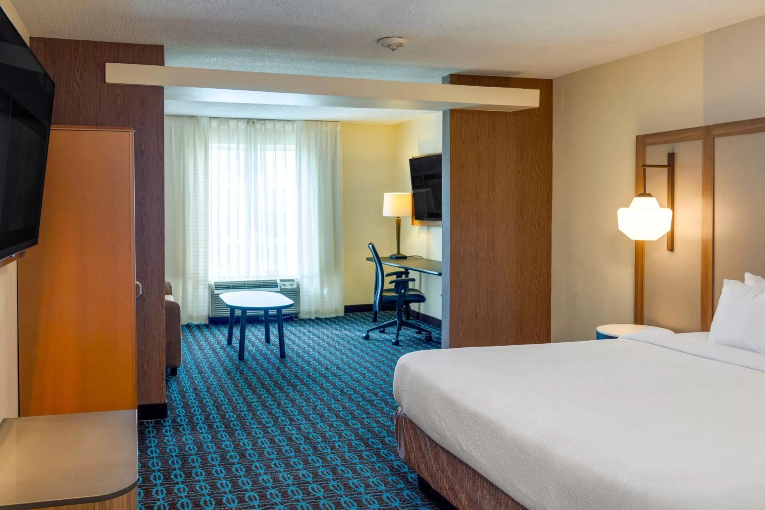 Photo of the whole room, Bed in Fairfield Inn & Suites by Marriott Edmond