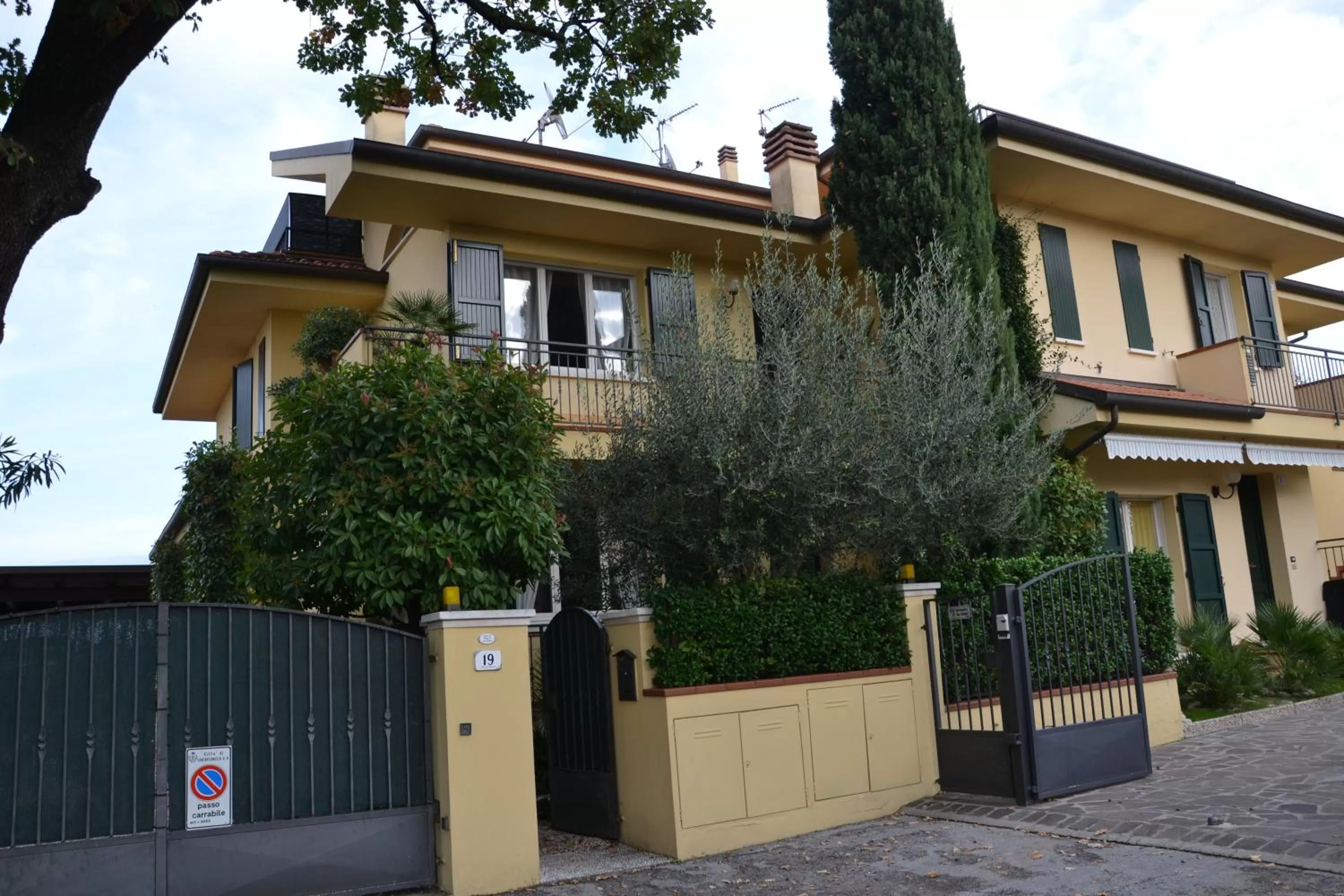 Facade/entrance in La Combriccola