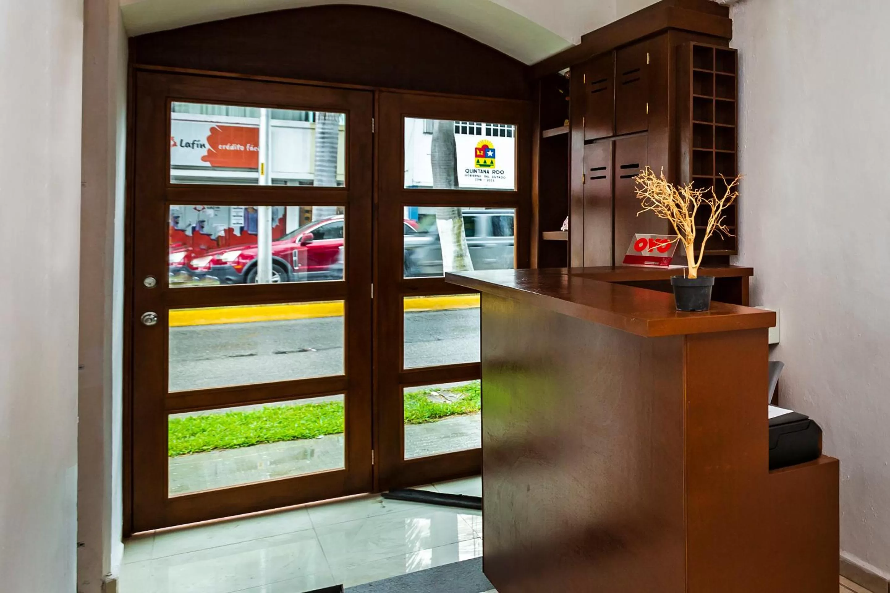 Lobby or reception in OYO Hotel Dos Mundos,Aeropuerto Internacional de Cozumel