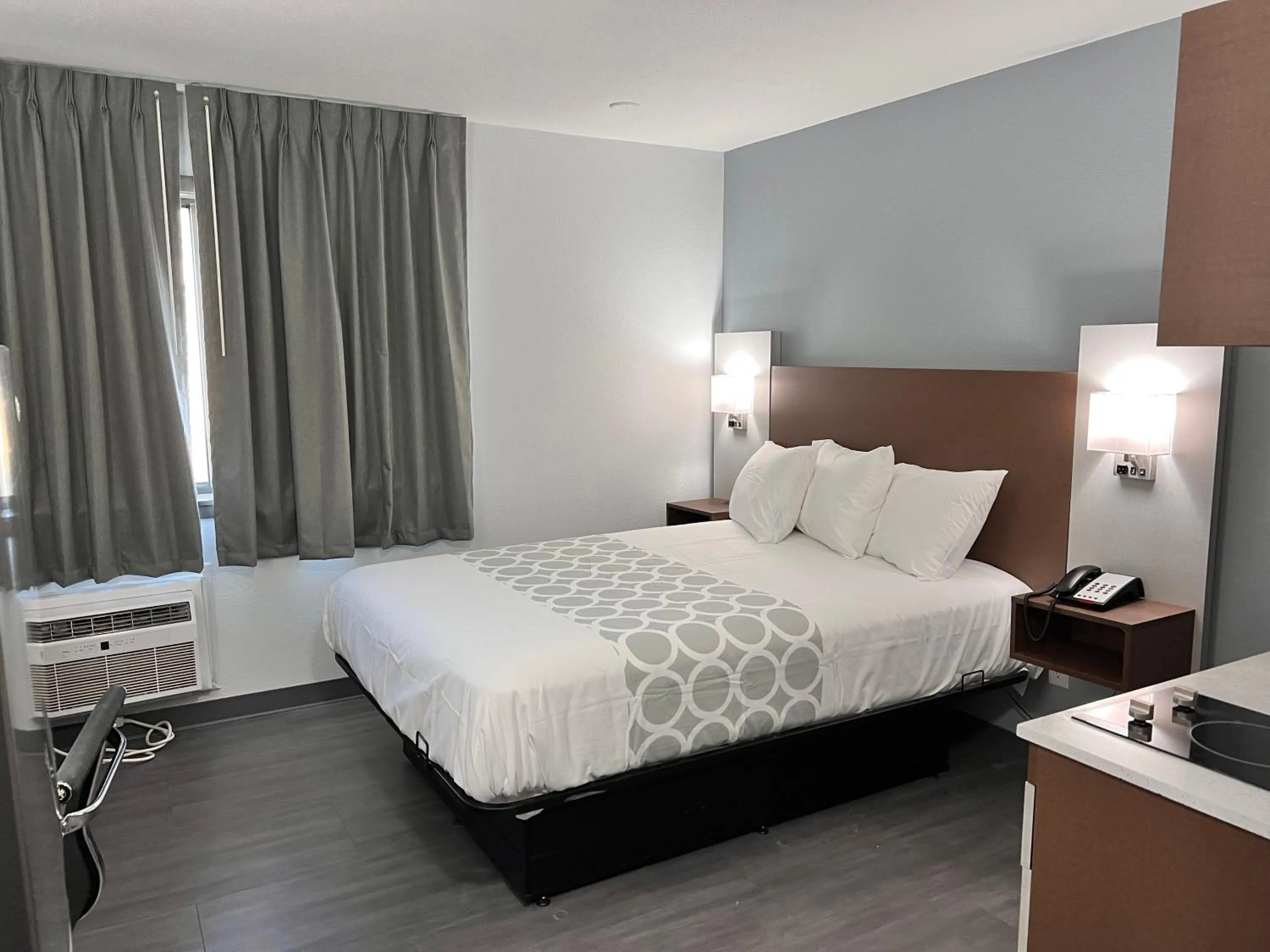 Bed in Suburban Studios Portage