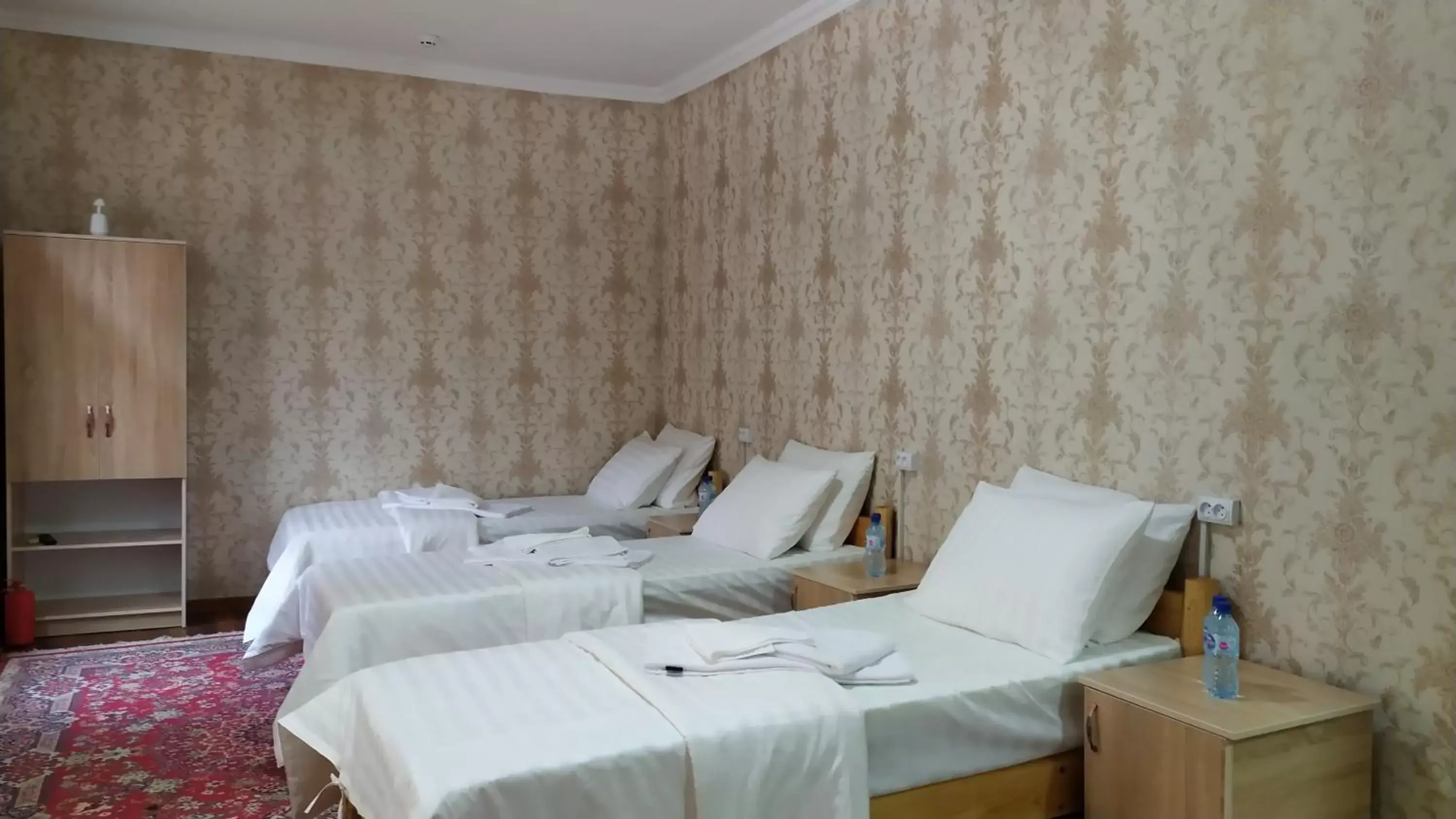 Luxury Quadruple Room in Alisher B&B Chorbog' Luxury Quadruple Room in Alisher B&B Chorbog'