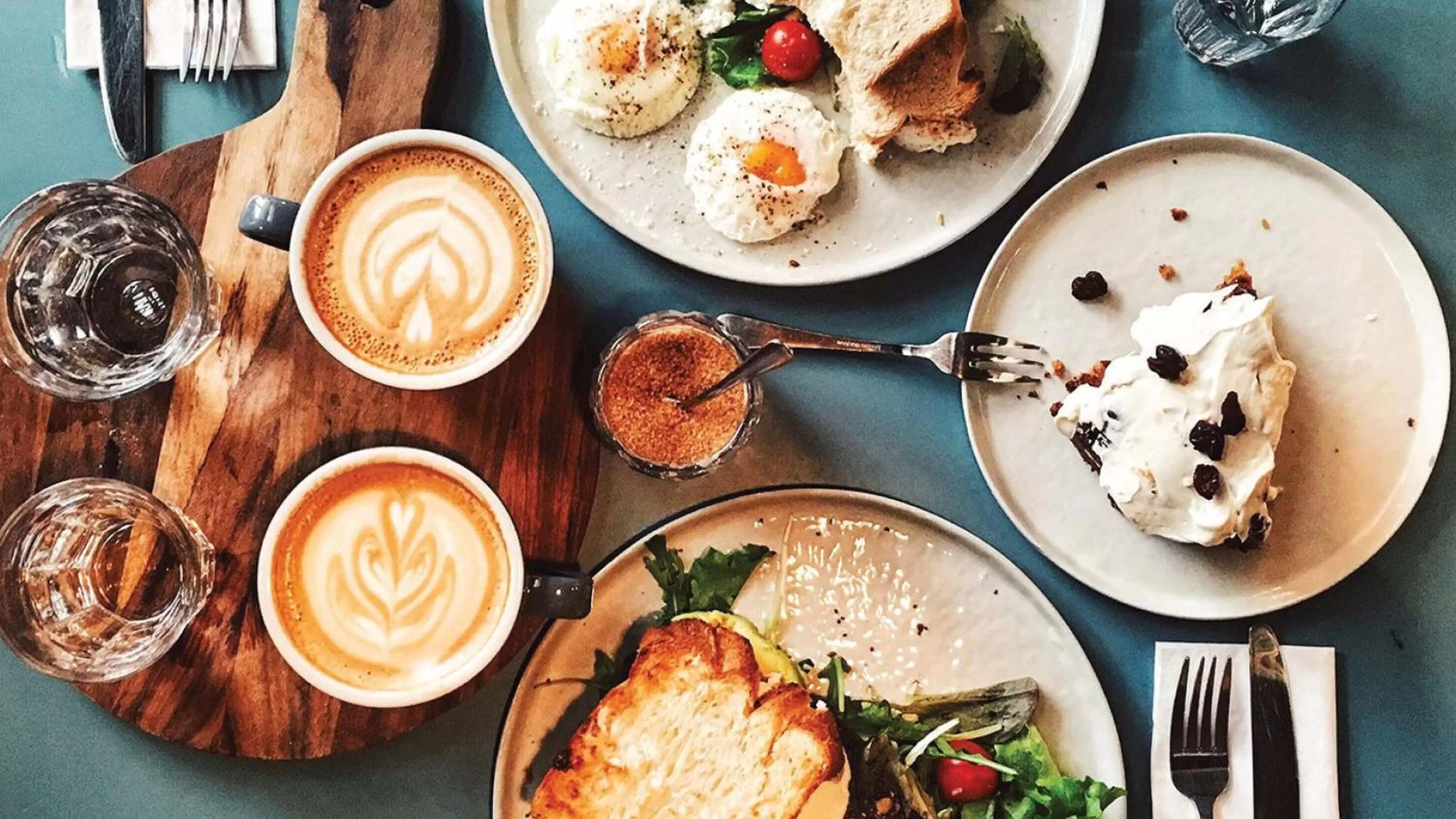 Restaurant/places to eat in Holiday Inn New Delhi Mayur Vihar Noida by IHG