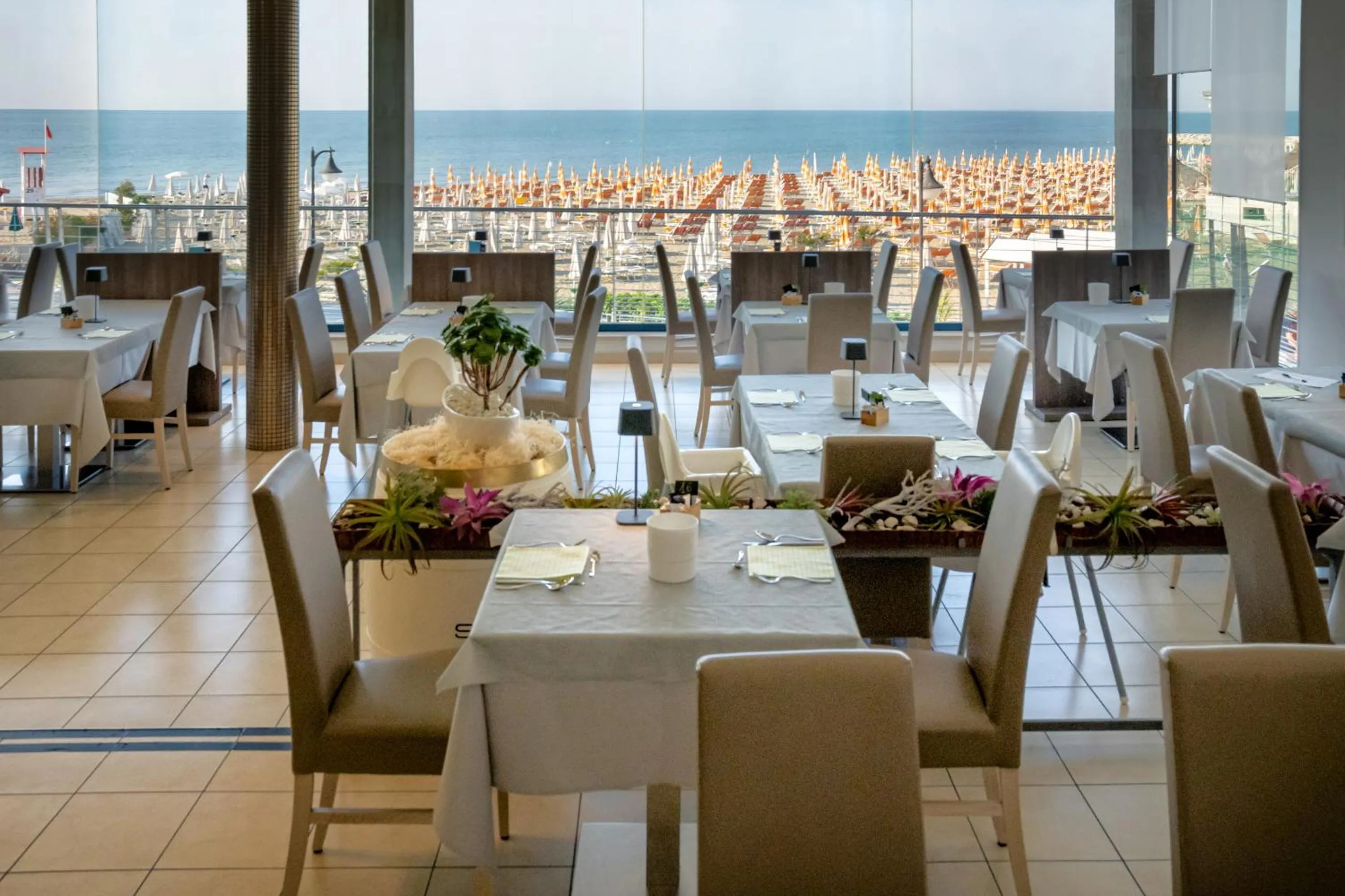 Restaurant/places to eat in Hotel Marco Polo