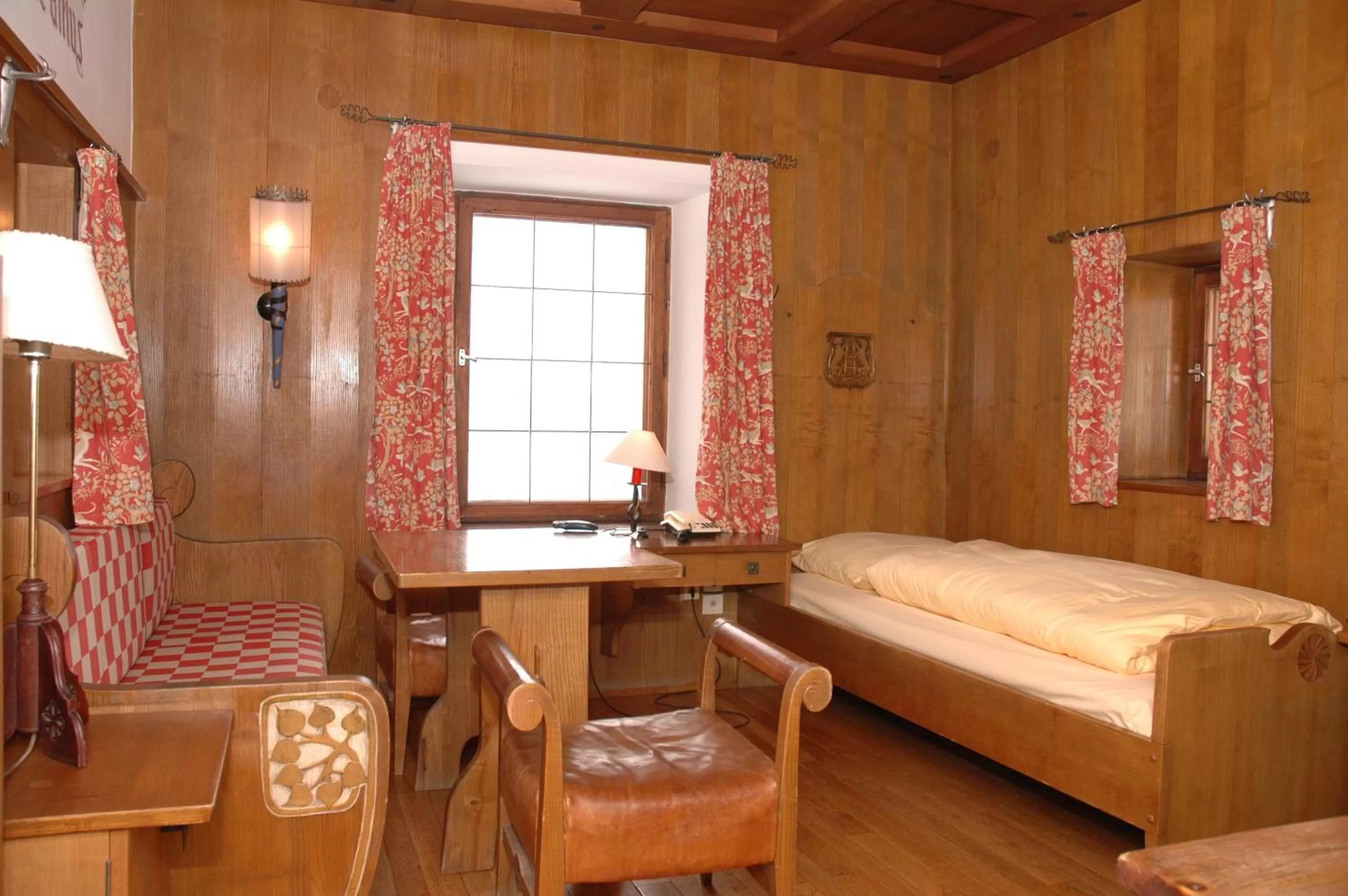 Photo of the whole room, Bed in Schloss Münichau