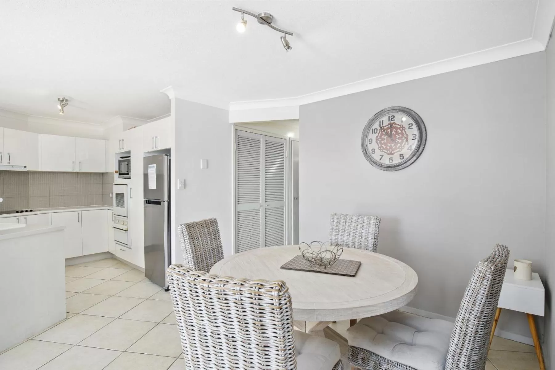 Kitchen or kitchenette in Kirra Palms Holiday Apartments