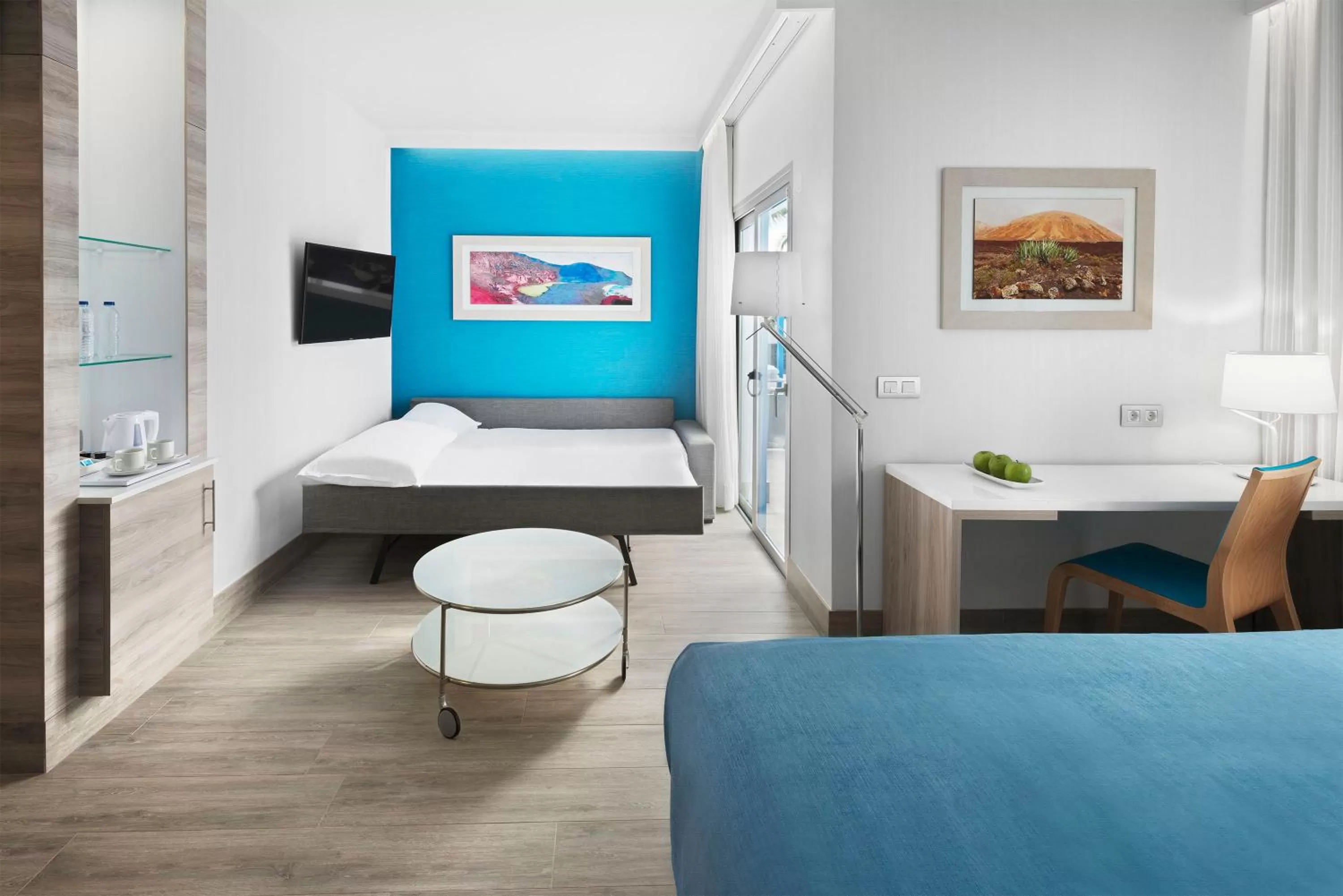 Living room, Bed in Elba Lanzarote Royal Village Resort