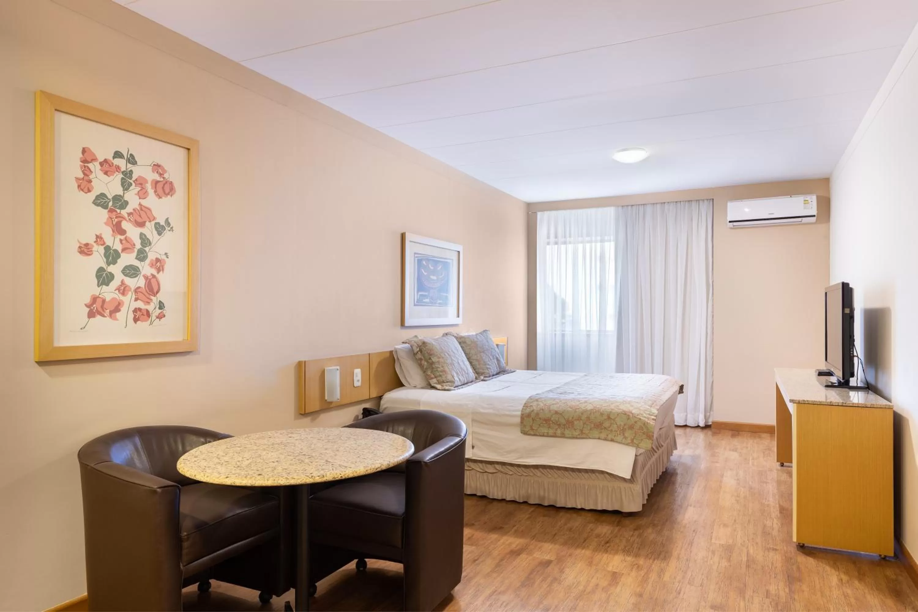 Bed in Hotel Crystal