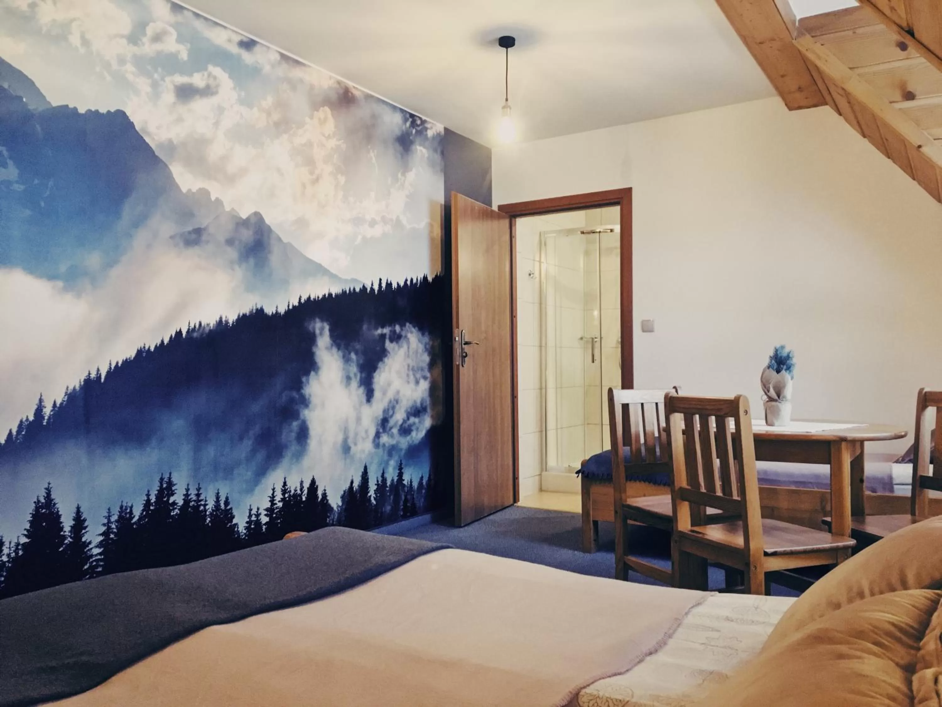 Photo of the whole room, Bed in Zakopane Stop