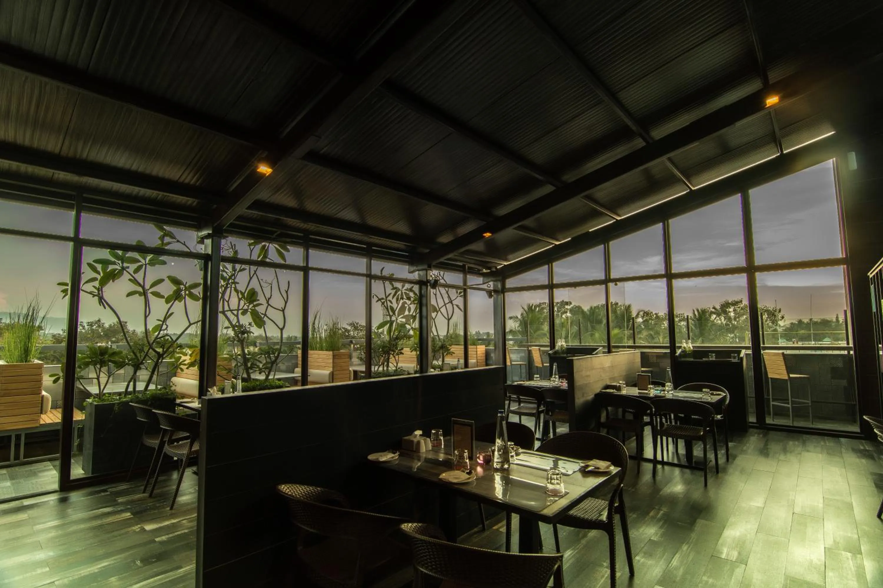 Restaurant/places to eat in Roopa Elite