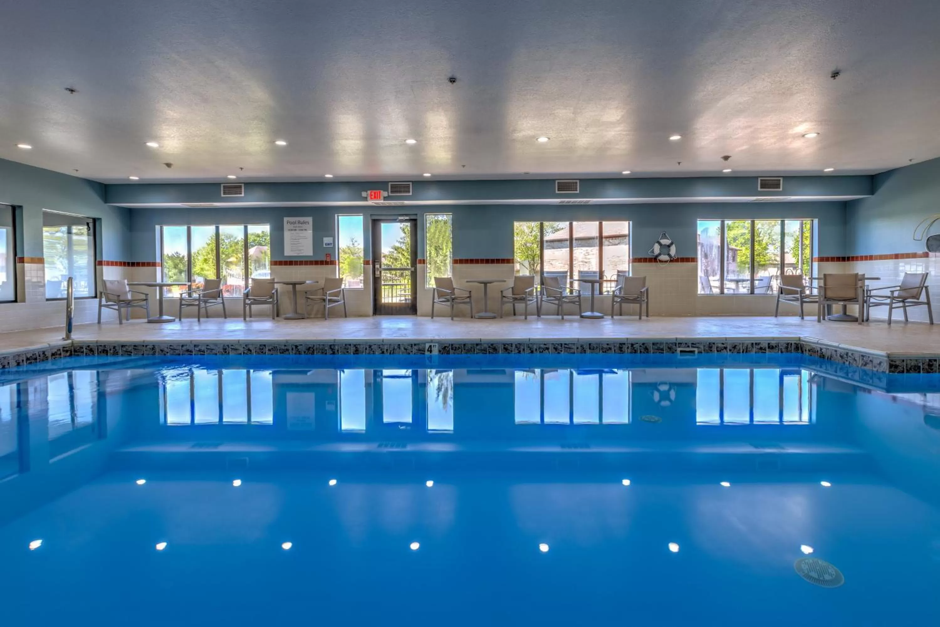 Swimming pool in Holiday Inn Express & Suites Shelbyville Indianapolis by IHG