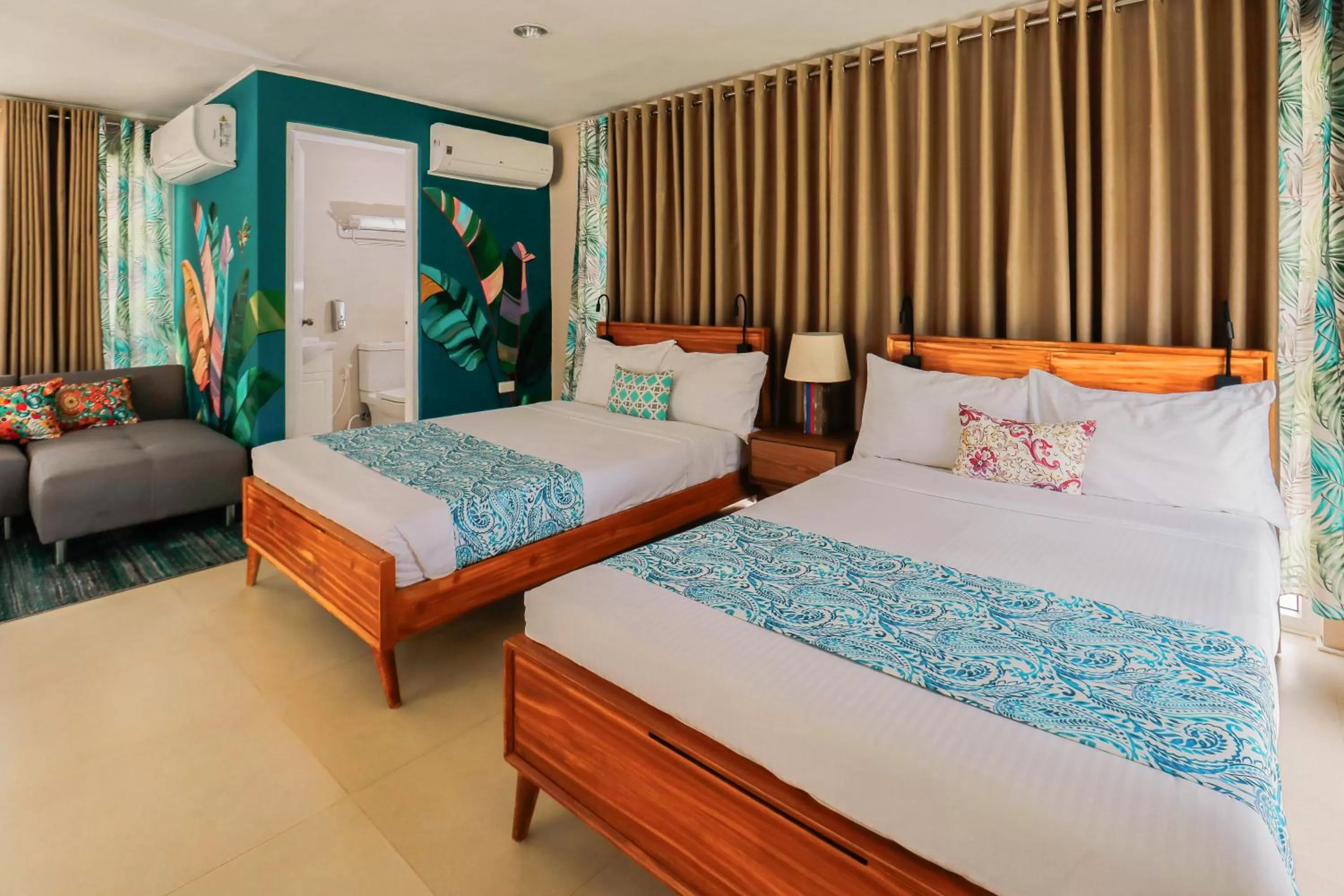 Bed in Hotel Kimberly Tagaytay