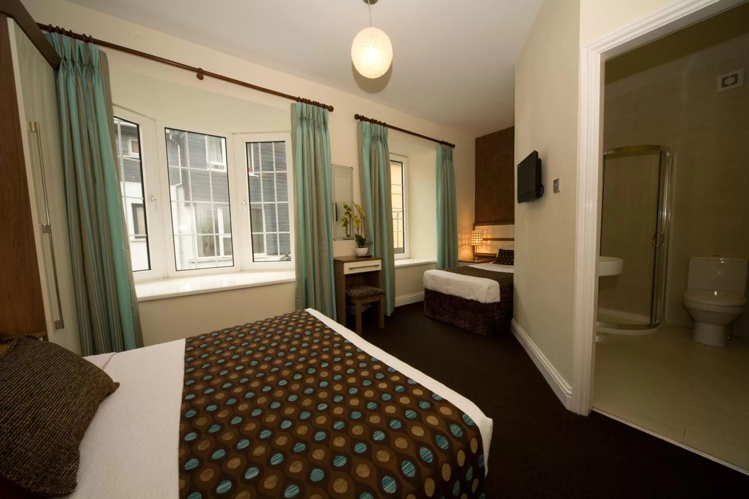 Day, Bed in The White Lady Hotel