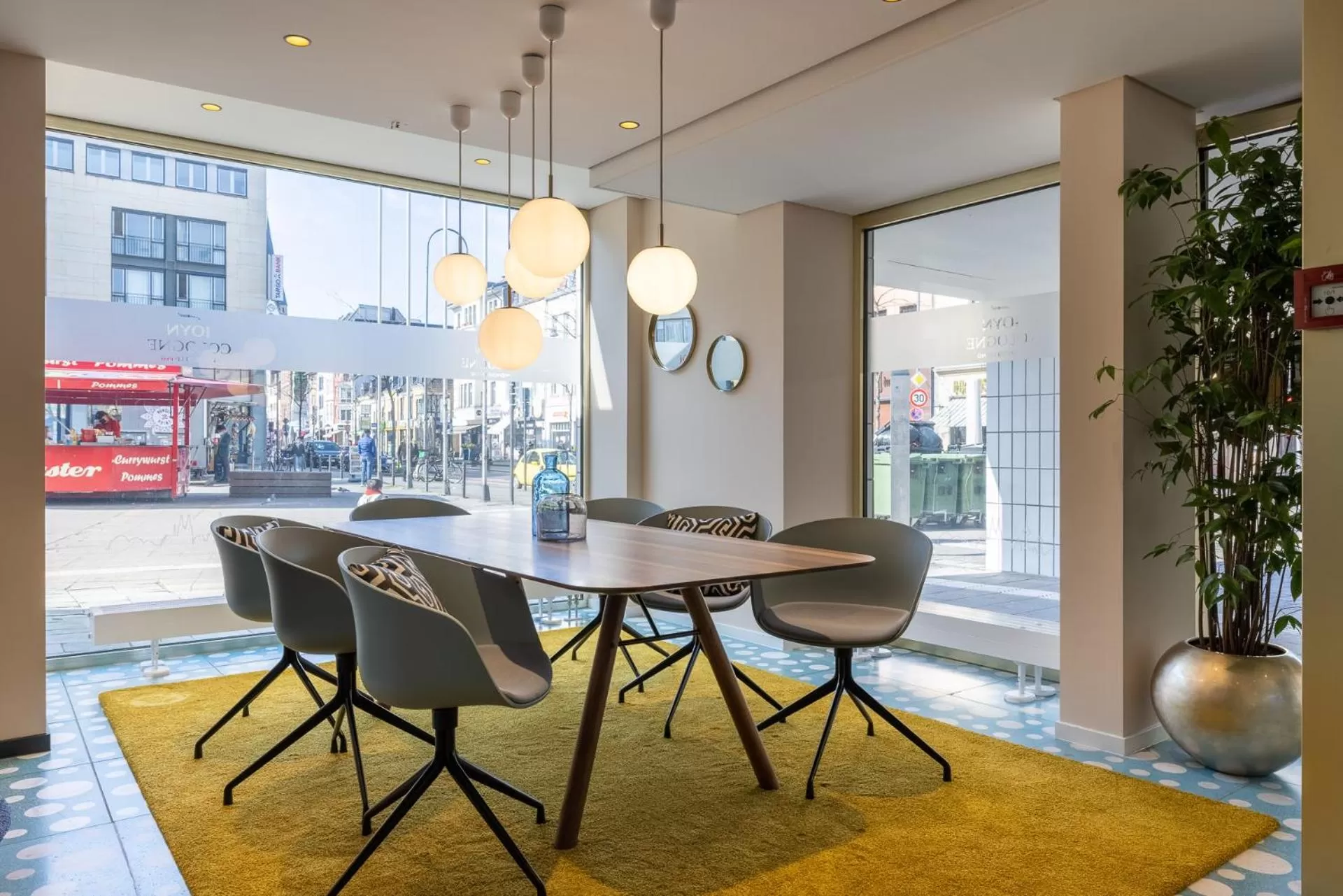 Lobby or reception in JOYN Cologne - Serviced Apartments