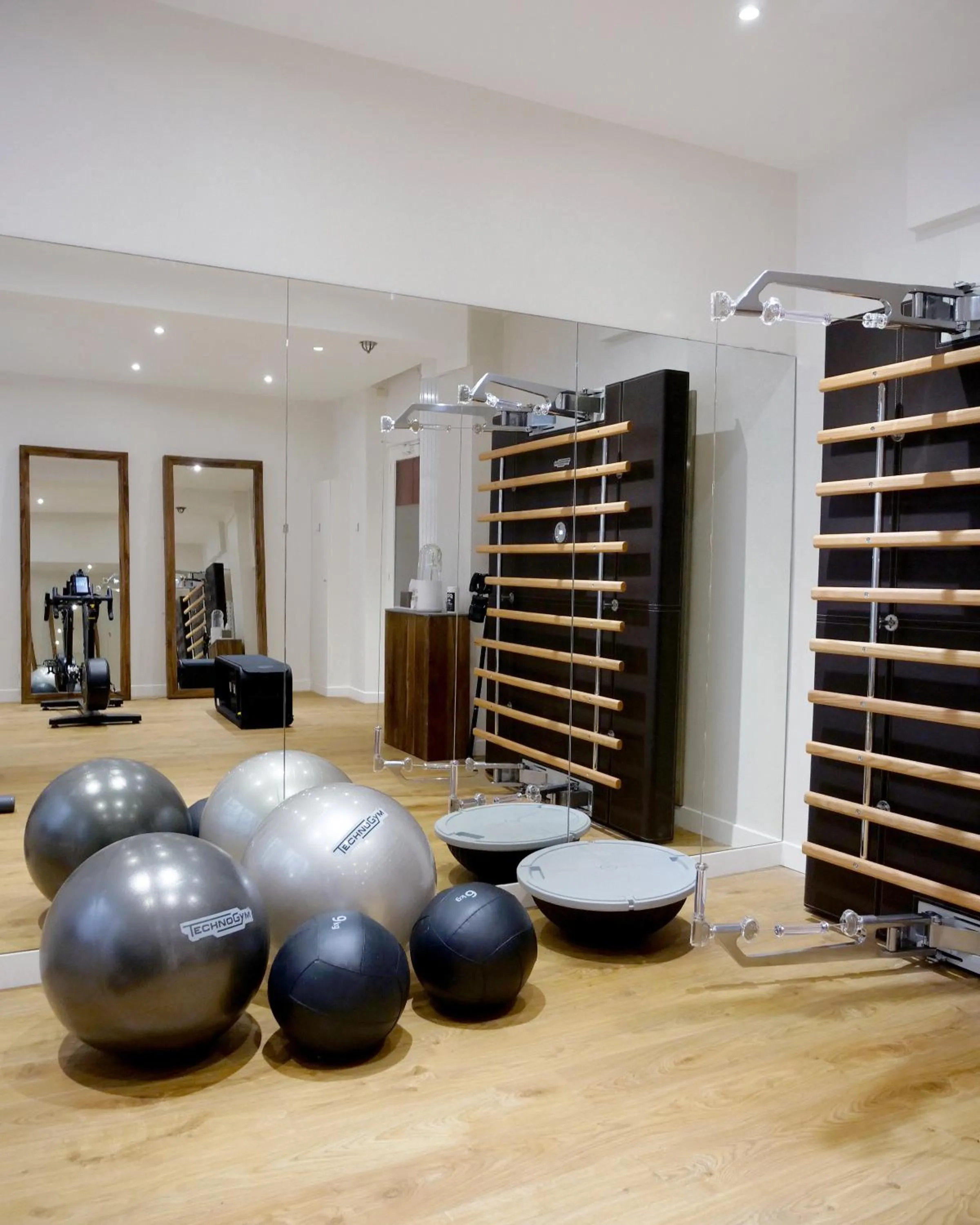 Fitness centre/facilities in Hôtel Jules & Jim