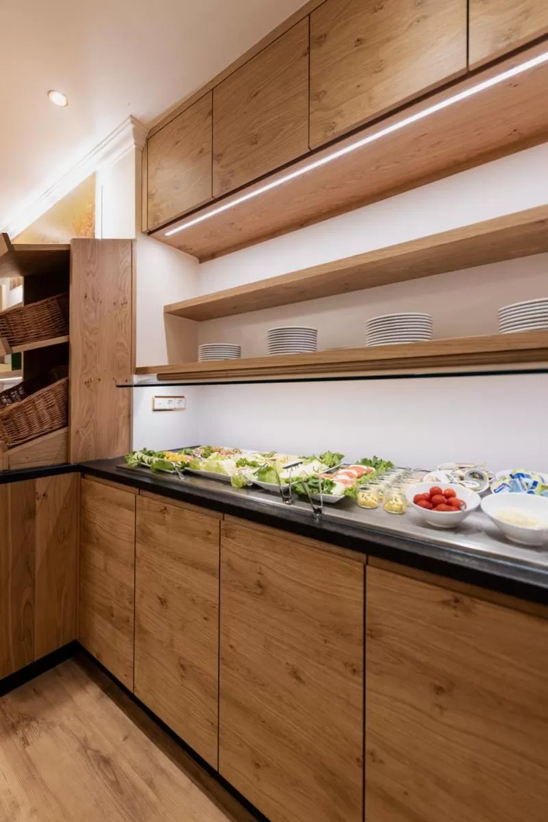 Restaurant/places to eat in Thermenhof PuchasPLUS Loipersdorf