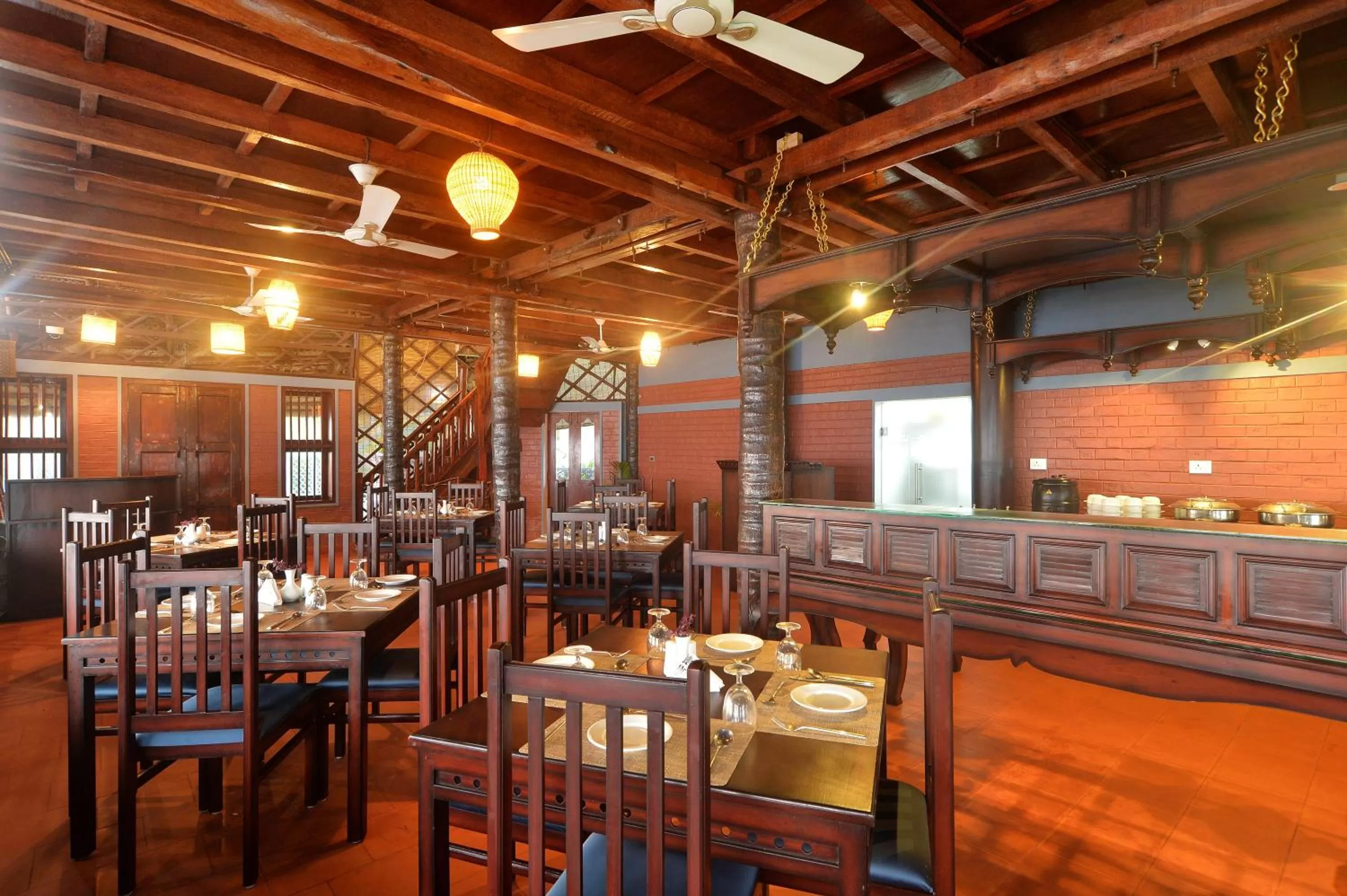 Restaurant/places to eat in B'Canti Boutique Beach Resort