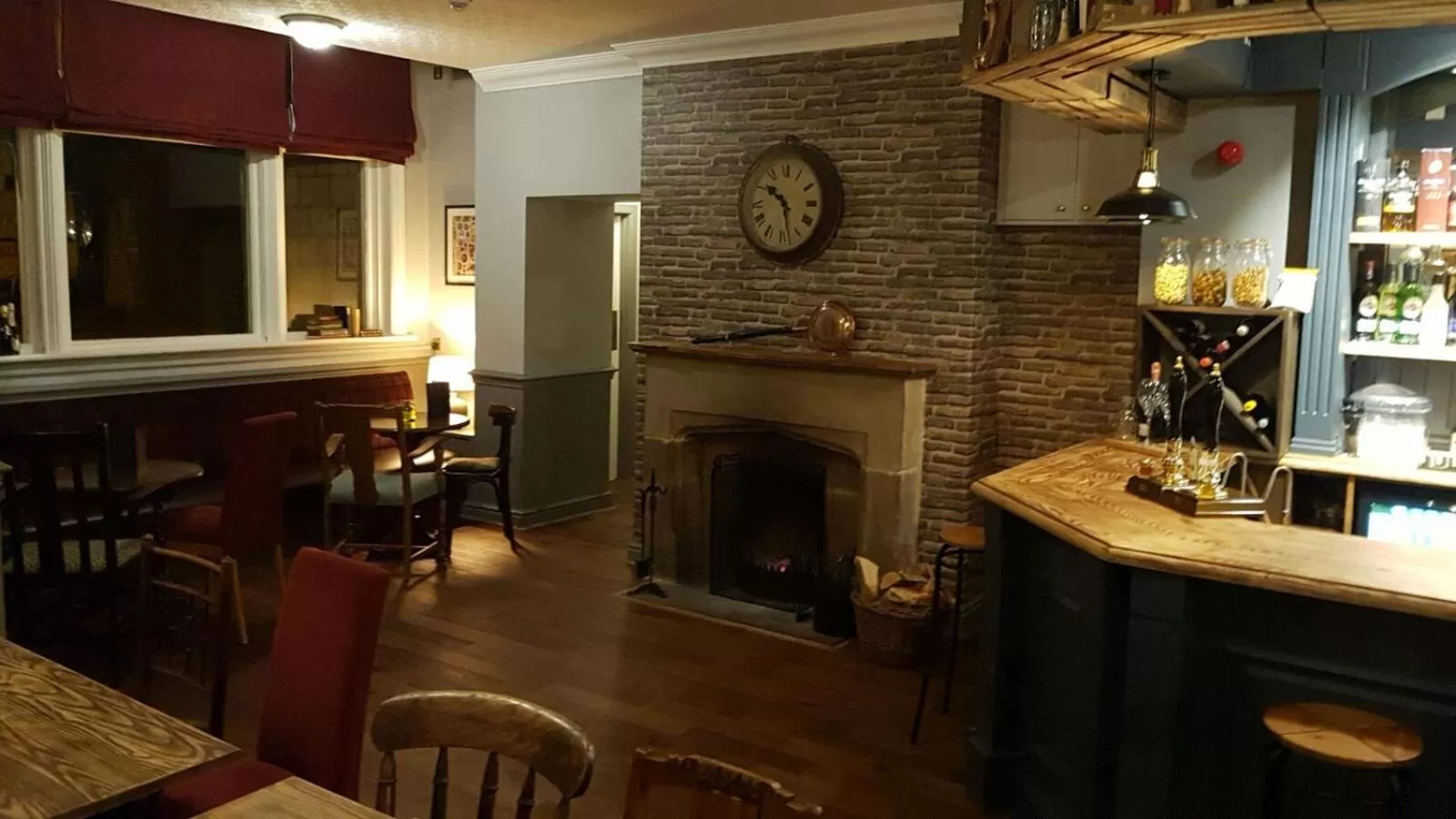 Kitchen/Kitchenette in The Greyhound Hotel Cromford