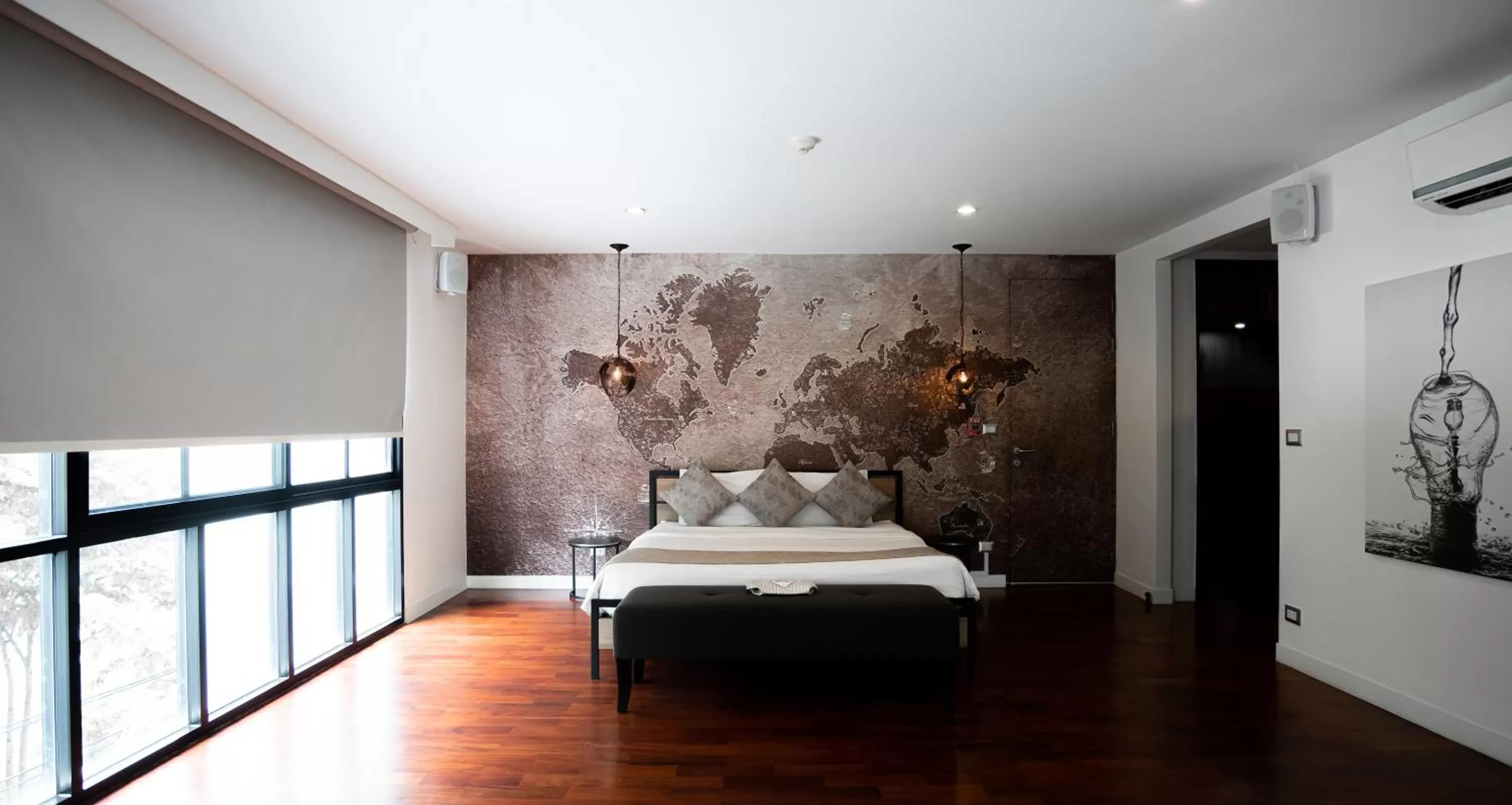 Bedroom, Bed in Benviar Tonson Residence
