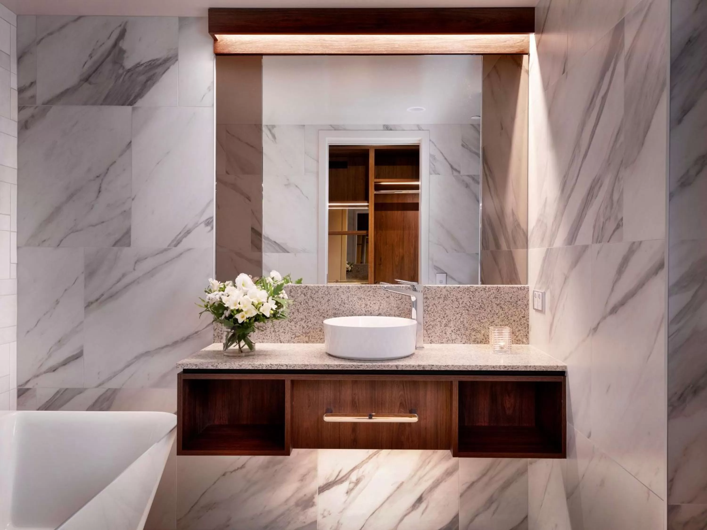 Summer in Rydges Latimer Christchurch