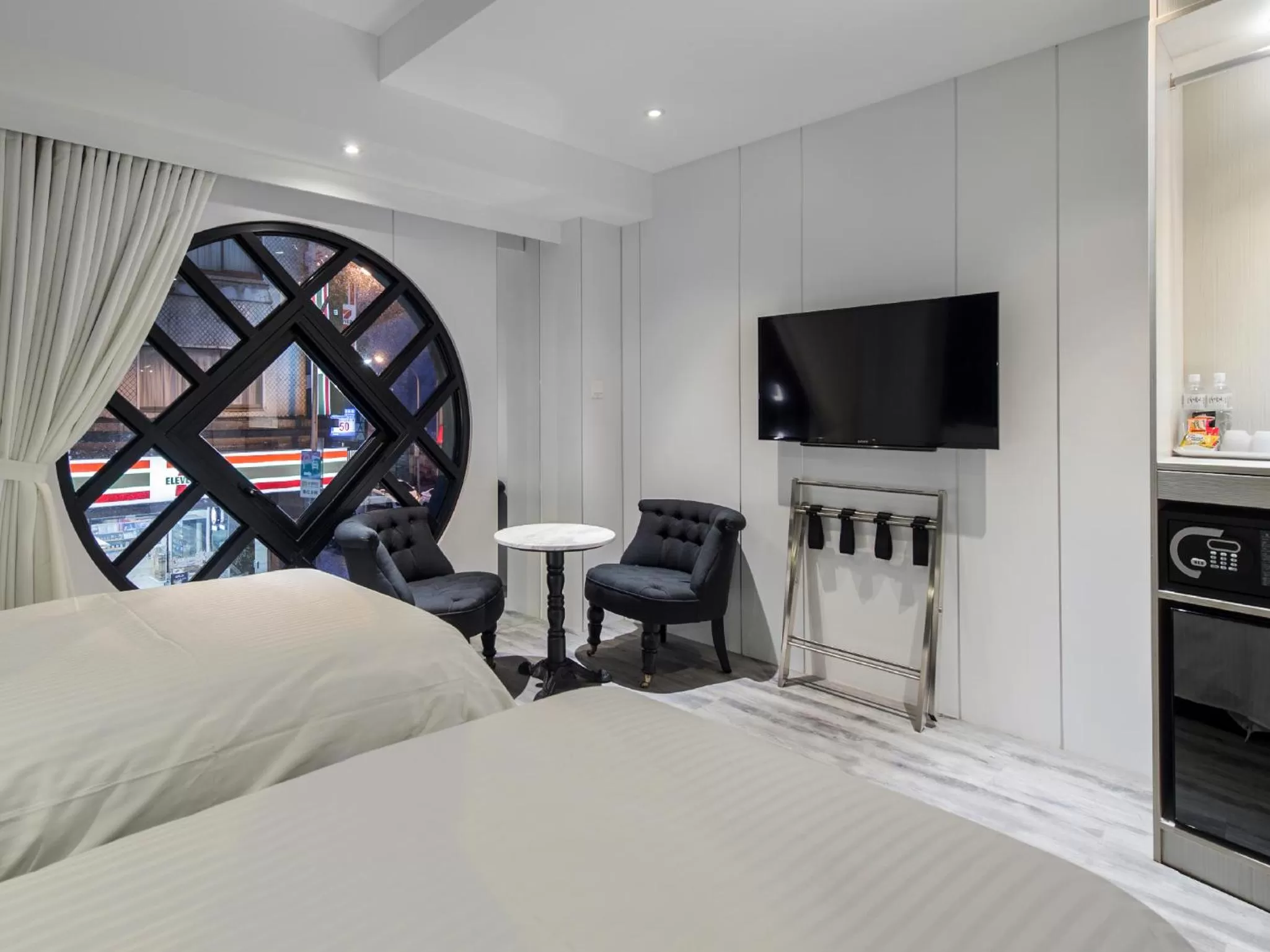 Decorative detail, Bed in Hotel Relax III