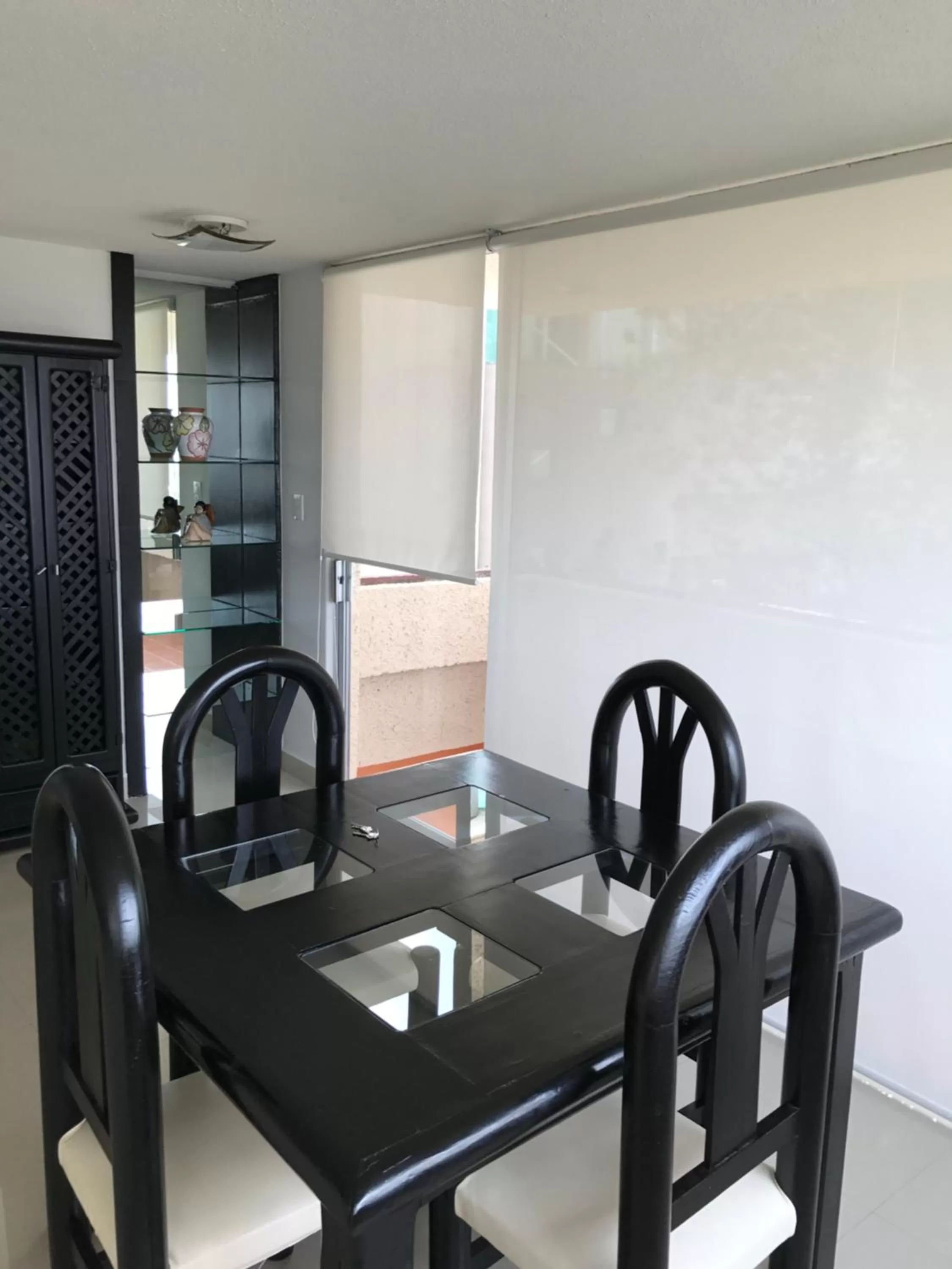 Dining area in Bosque de Magnolias 93