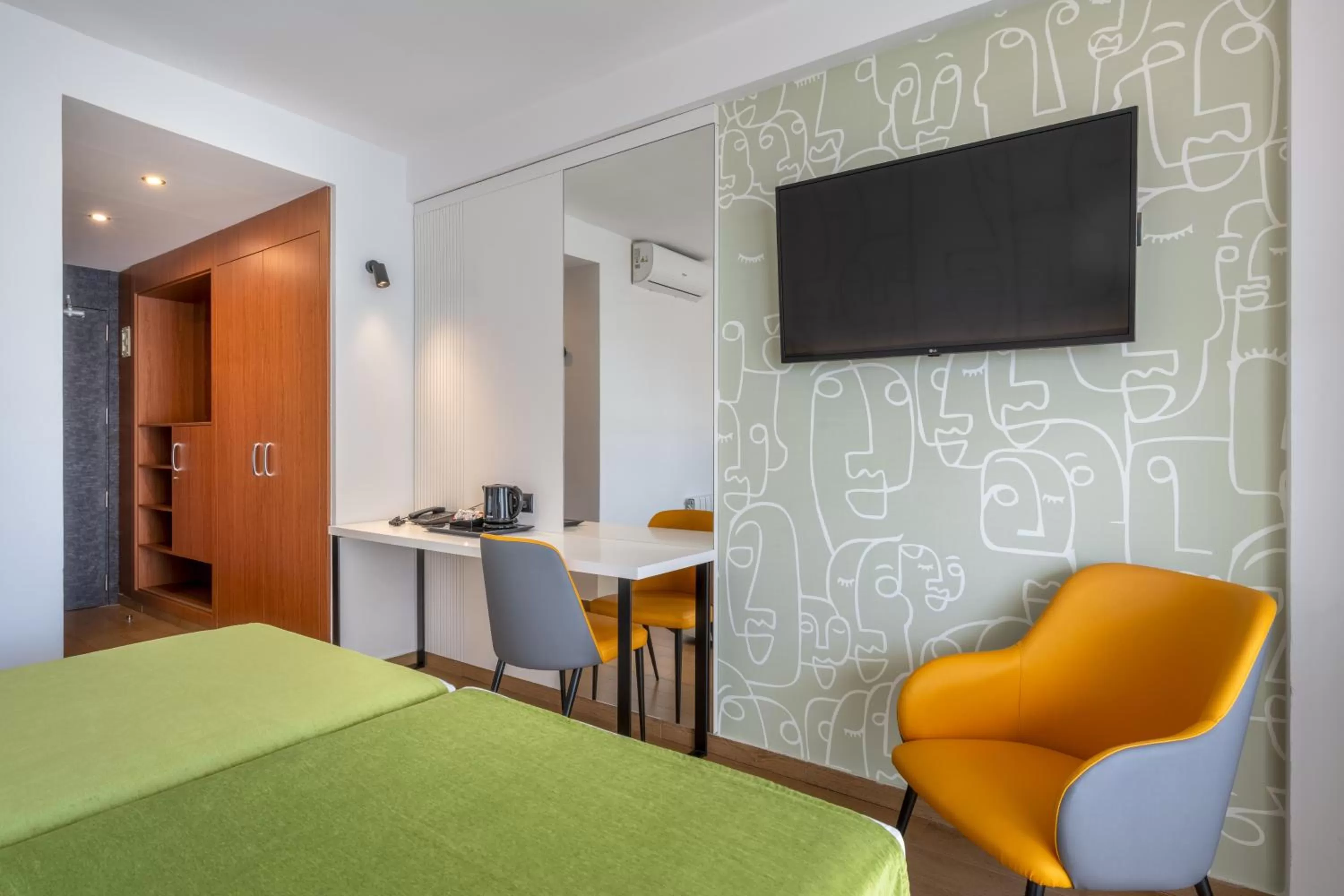 Bed in Climia Benidorm Plaza