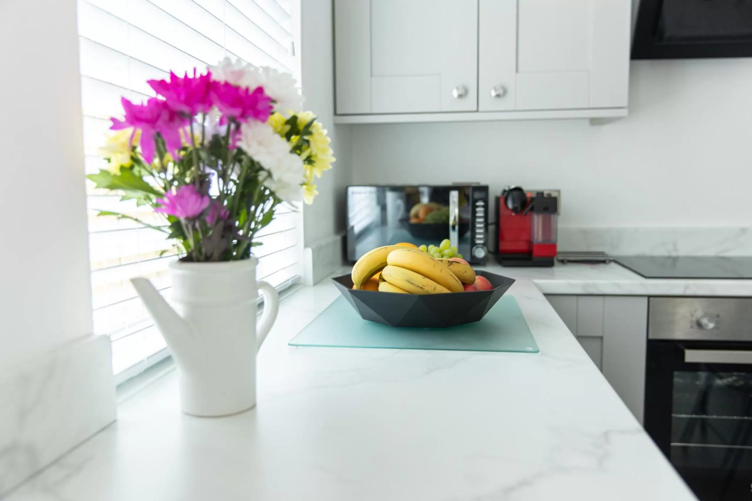 Kitchen or kitchenette, Kitchen/Kitchenette in Entire family home , large rear garden and free parking