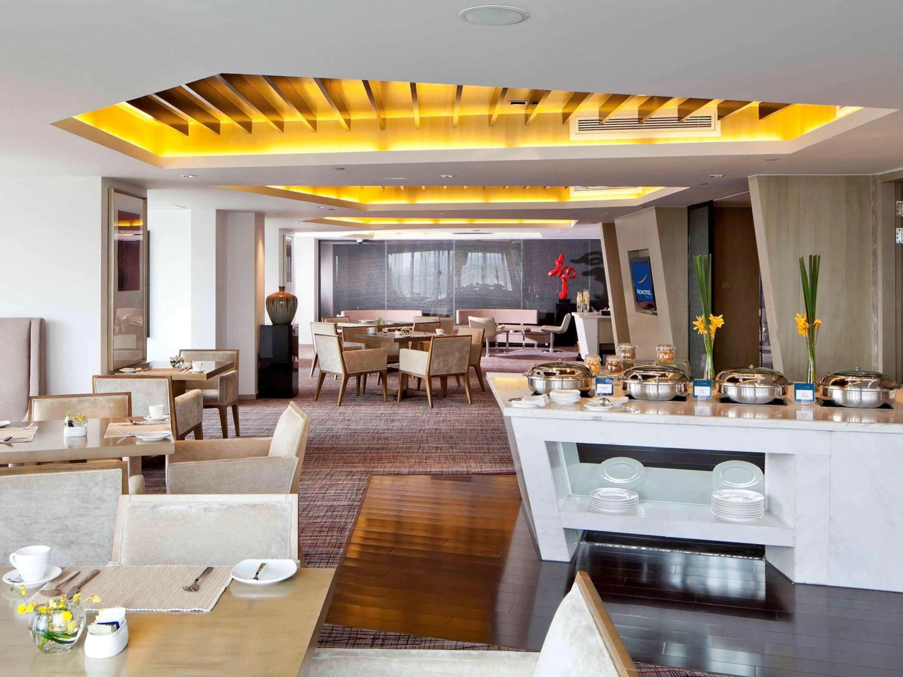 Lounge or bar in Novotel Nanjing East Suning