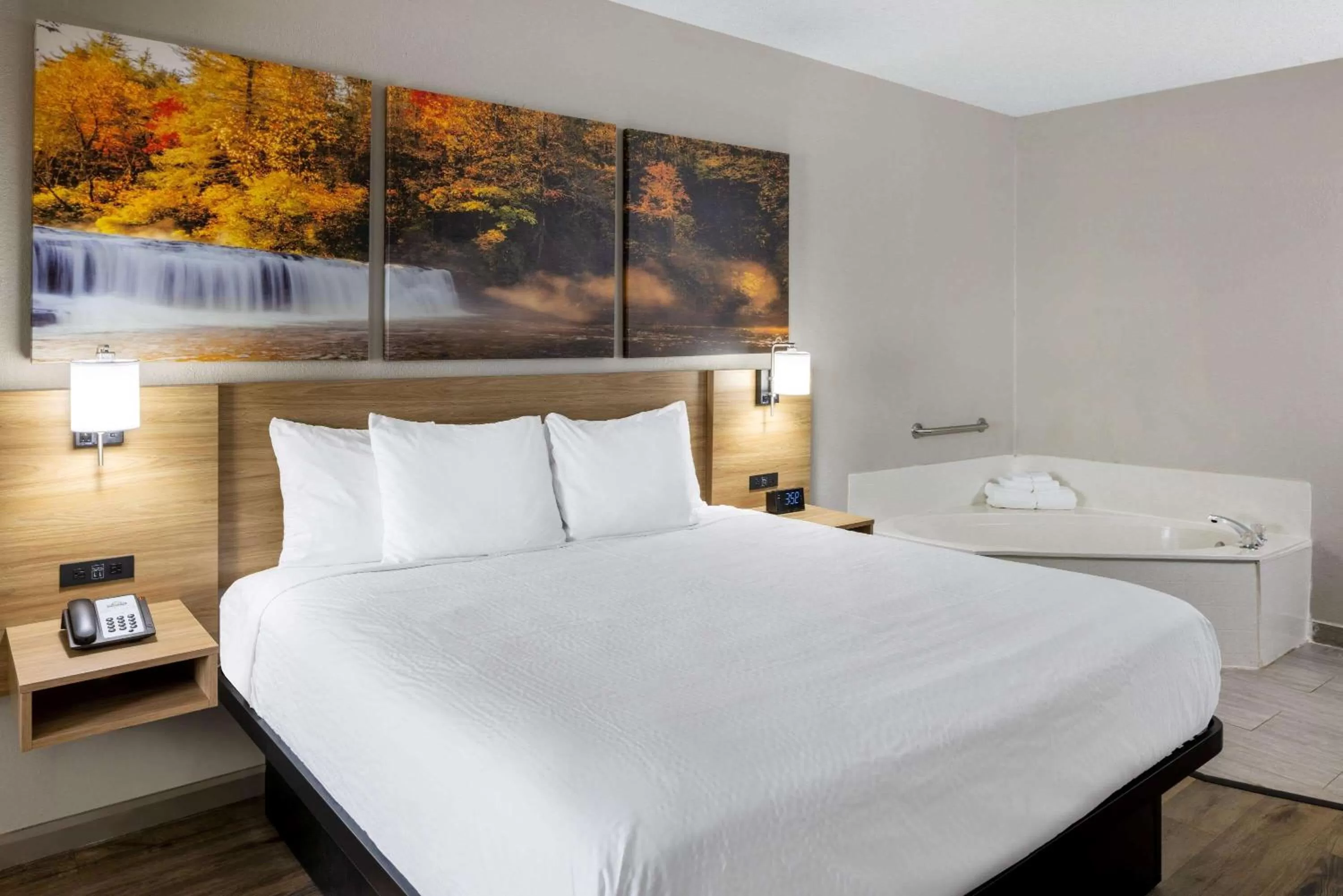 Bedroom, Bed in Days Inn by Wyndham Jackson