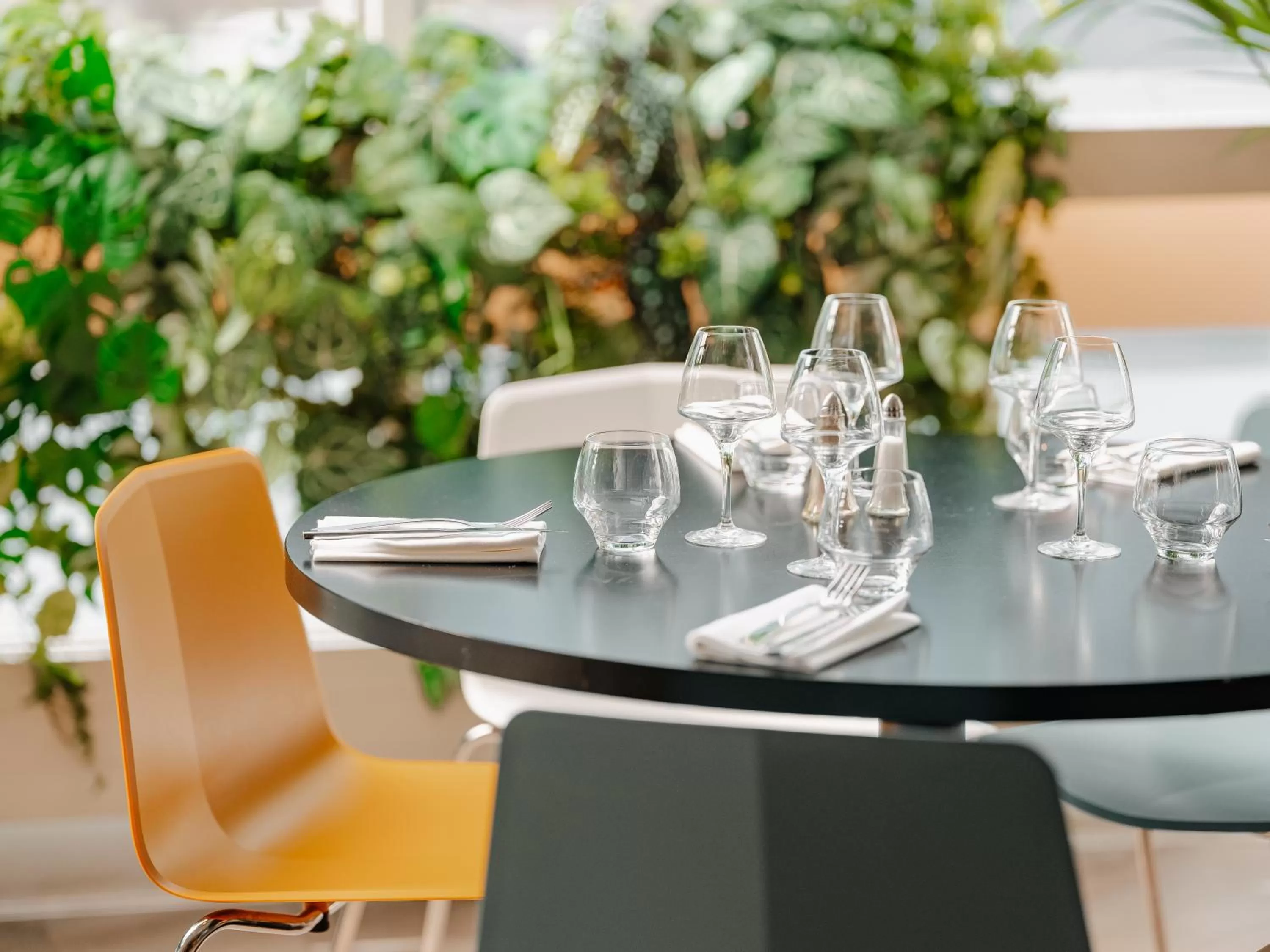 Restaurant/places to eat in Novotel Paris Centre Tour Eiffel