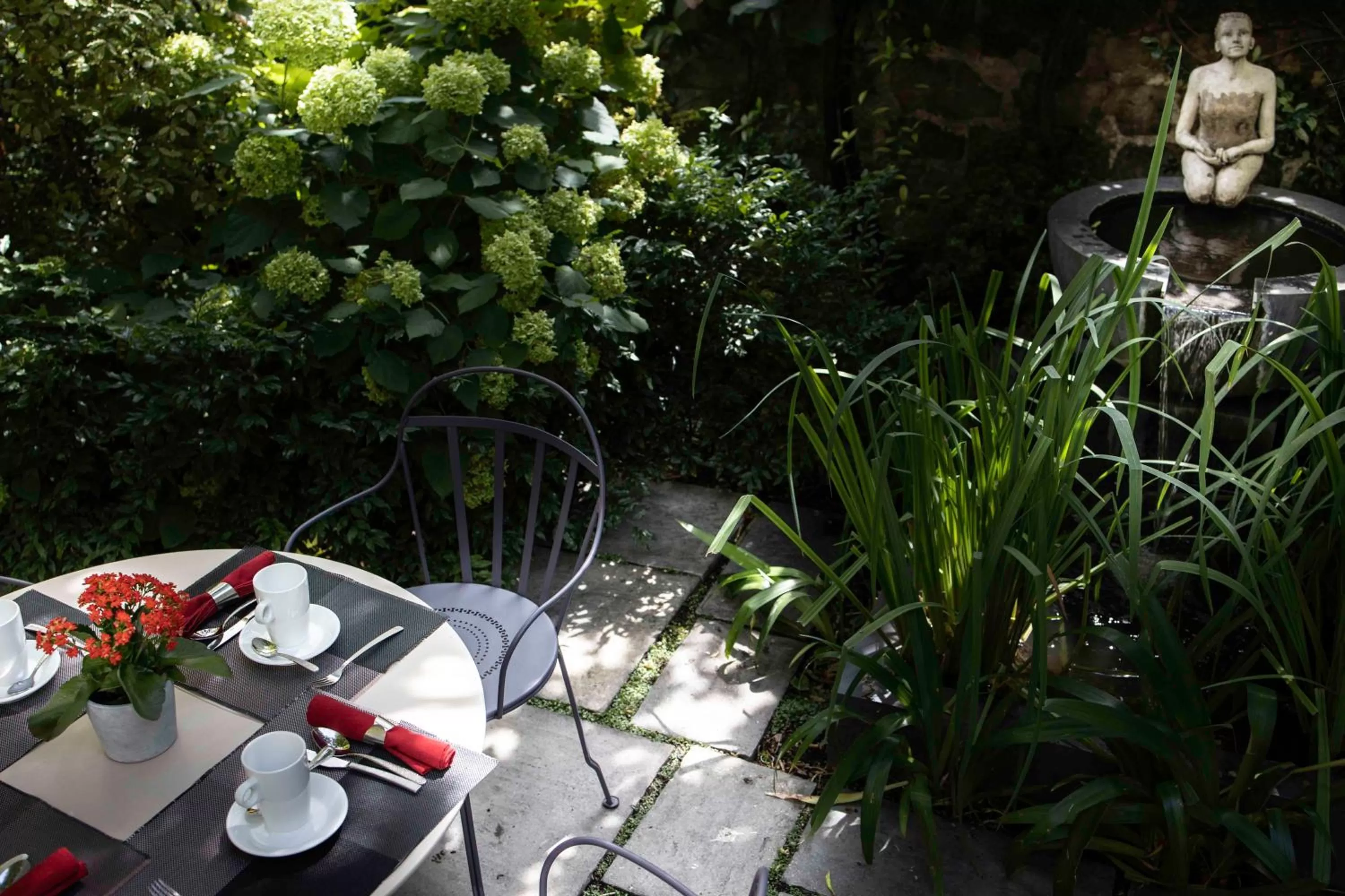 Garden in Hôtel Regent's Garden - Astotel