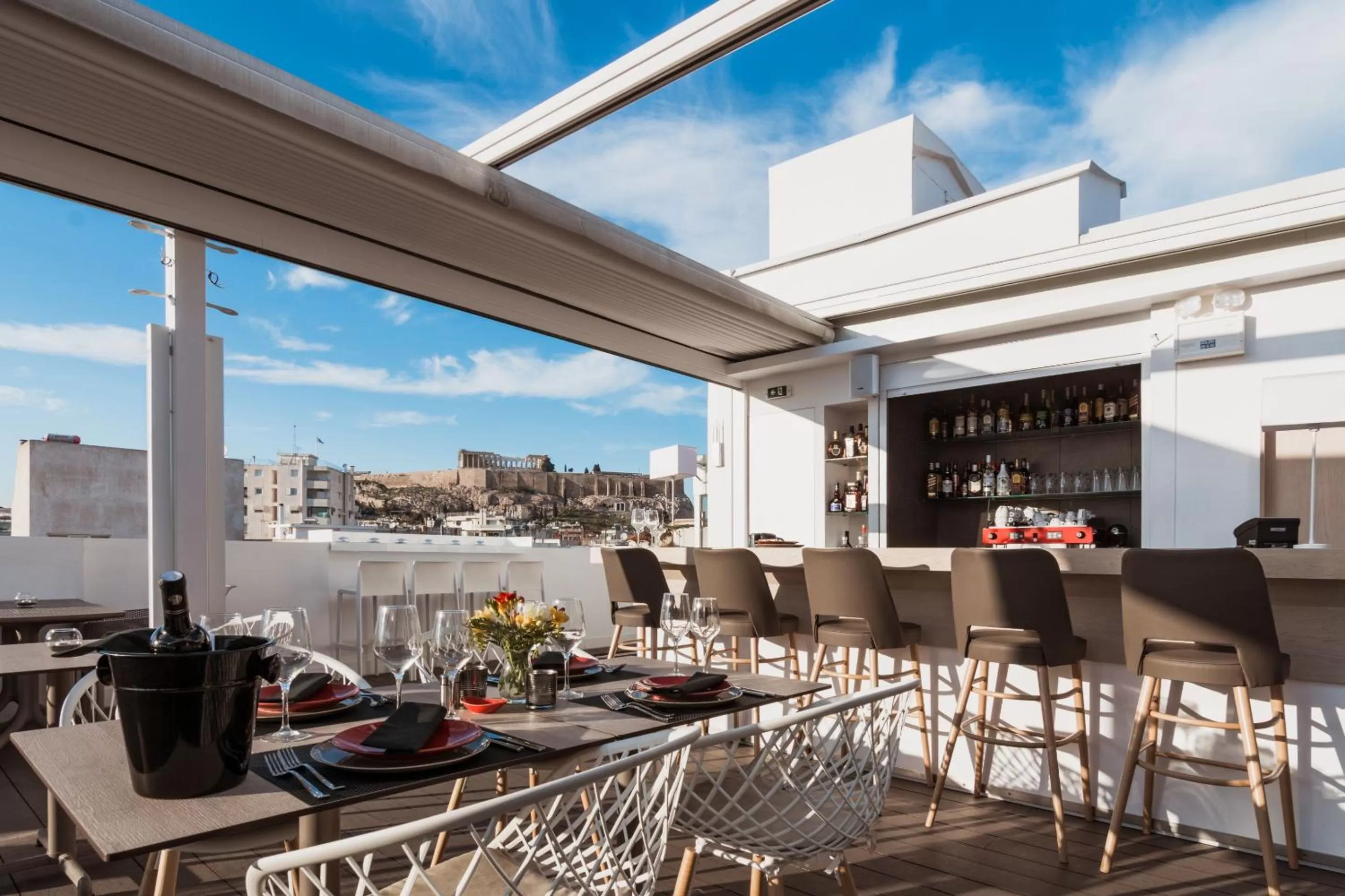 Patio in Acropolis Select