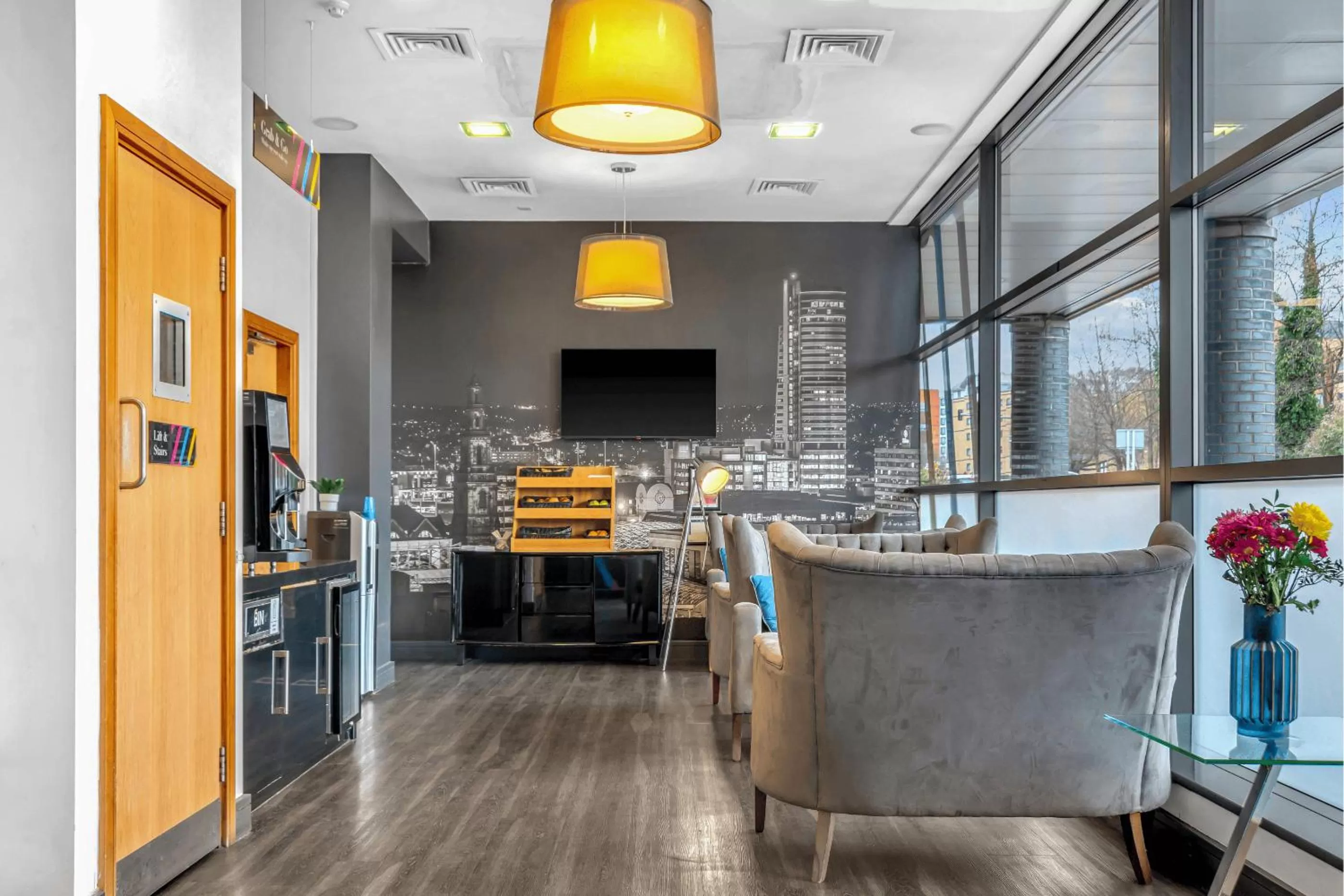 Lobby or reception in Roomzzz Leeds City West