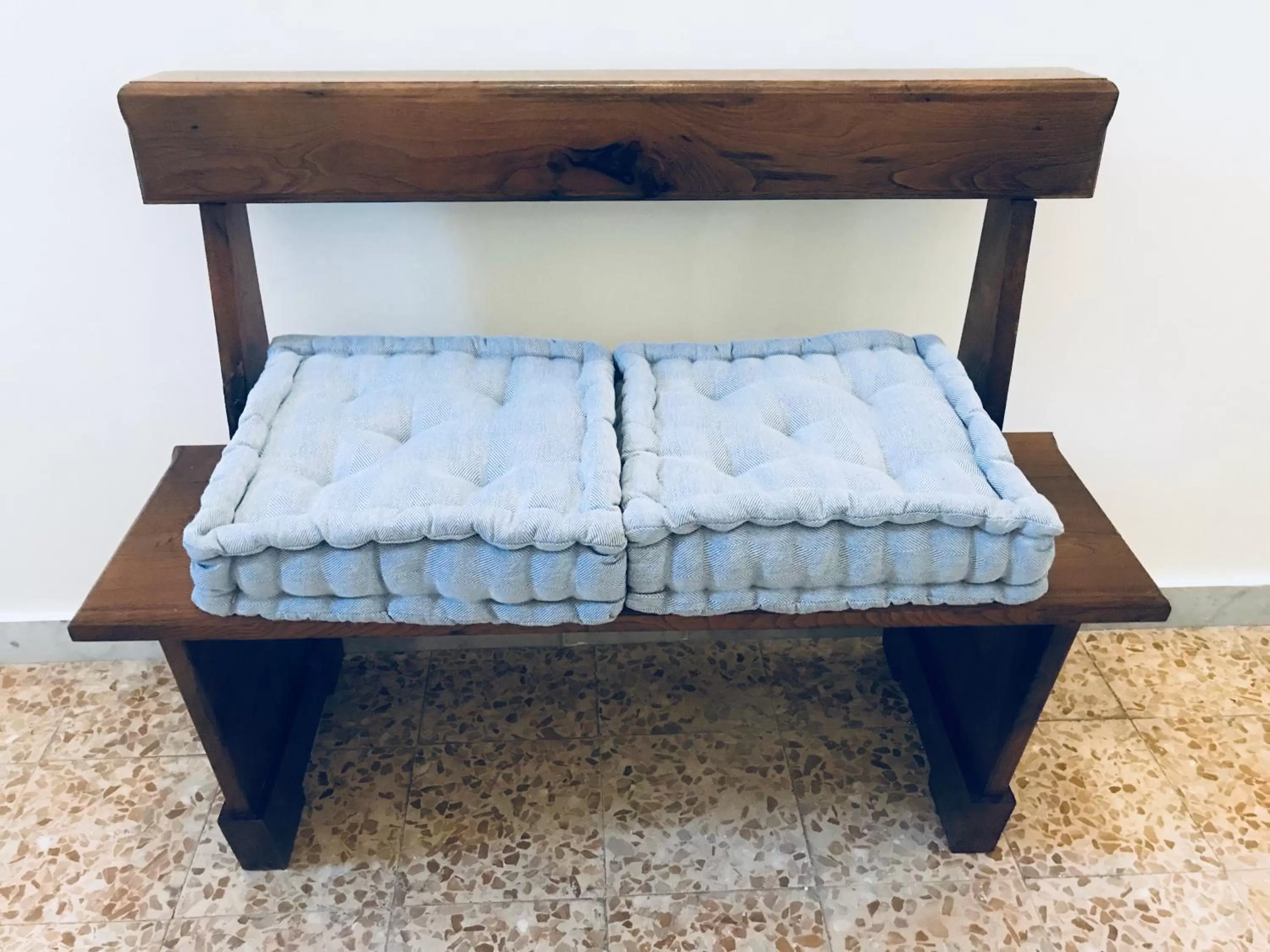 Decorative detail in Il Chiostro