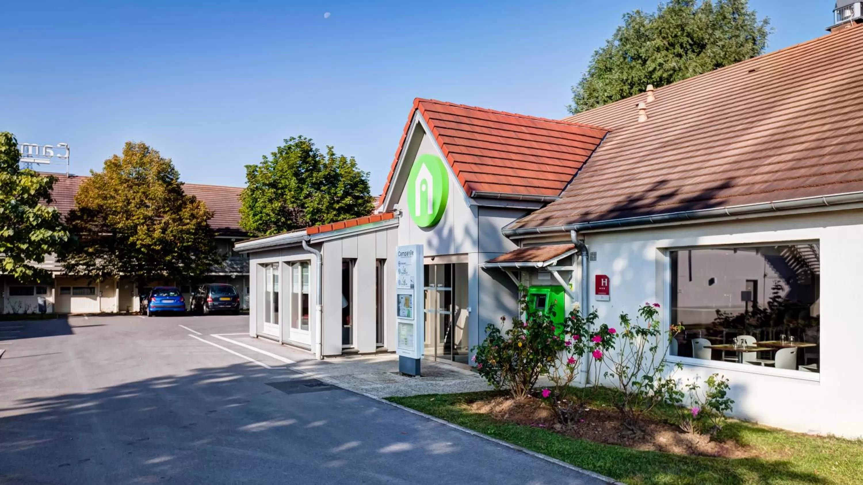 Facade/entrance in Campanile Evry Ouest - Corbeil Essonnes