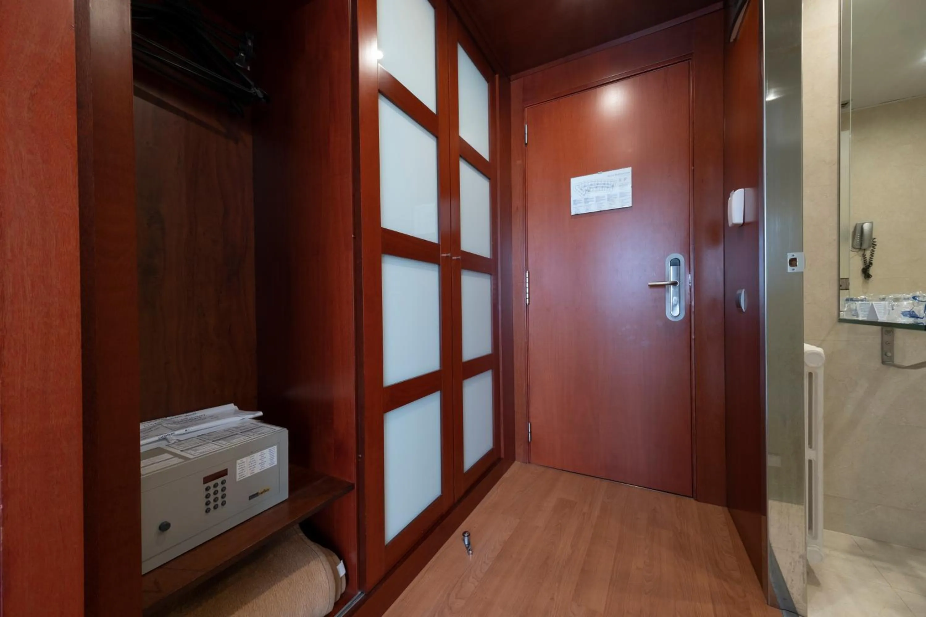 TV and multimedia in Best Western Hotel Mediterraneo