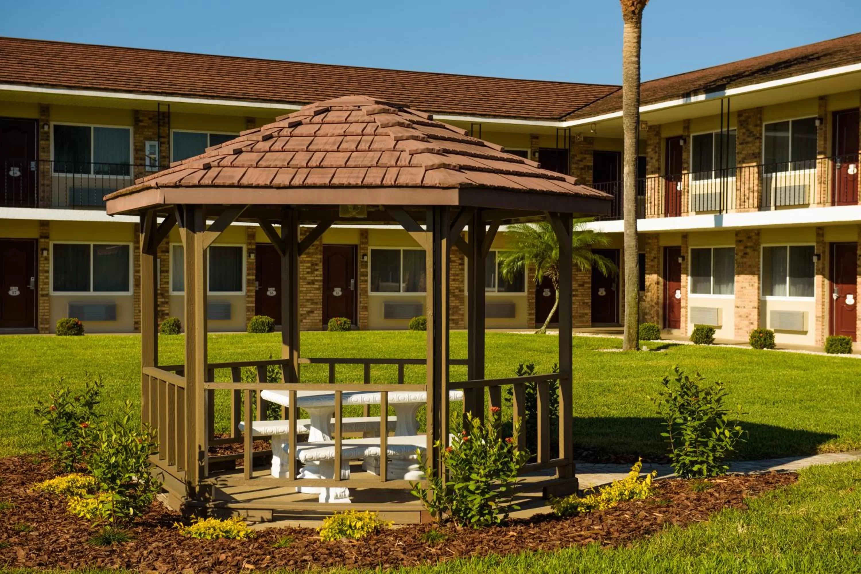 Property building in Roadstar Hotel Zephyrhills