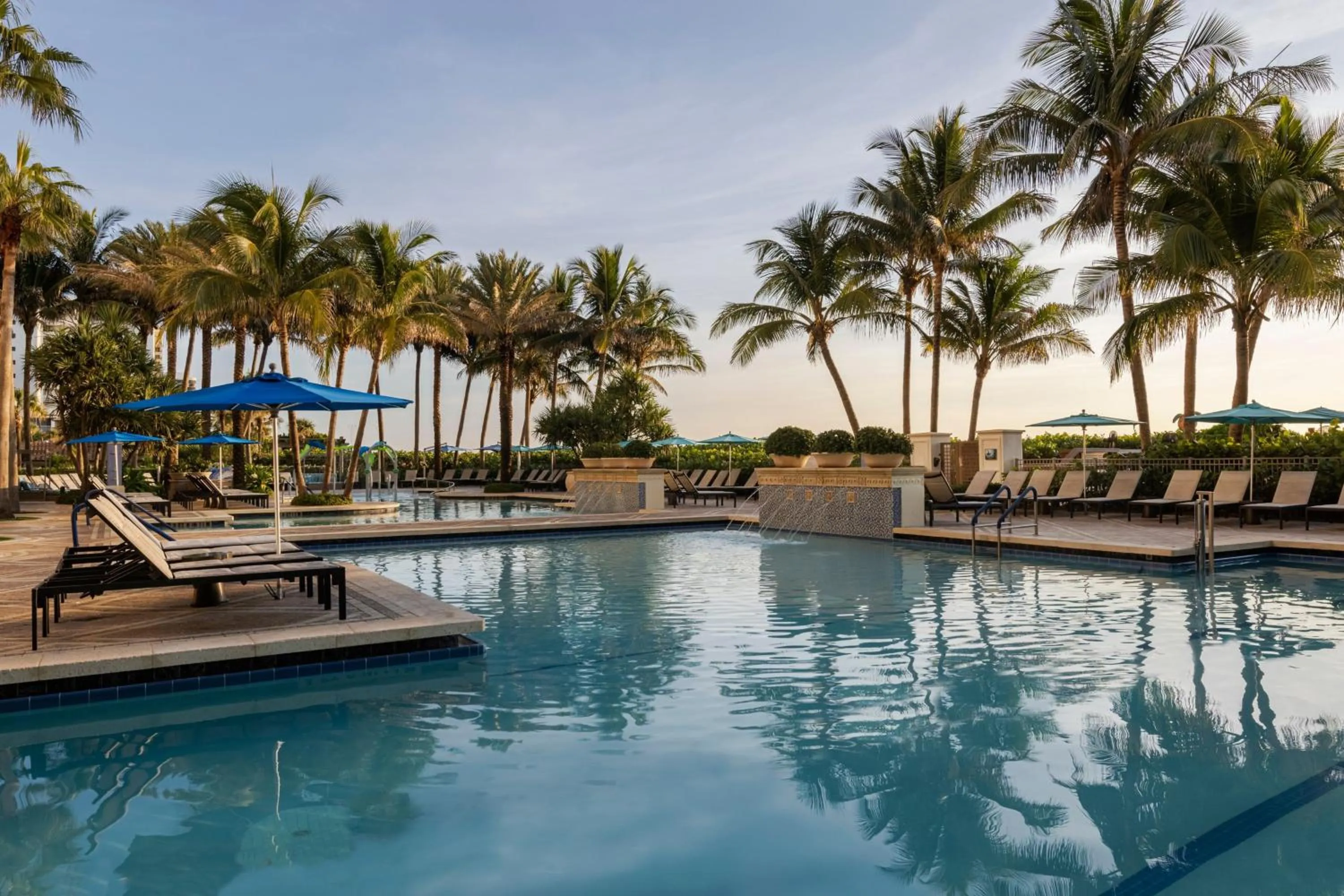Swimming pool in Marriott's Oceana Palms
