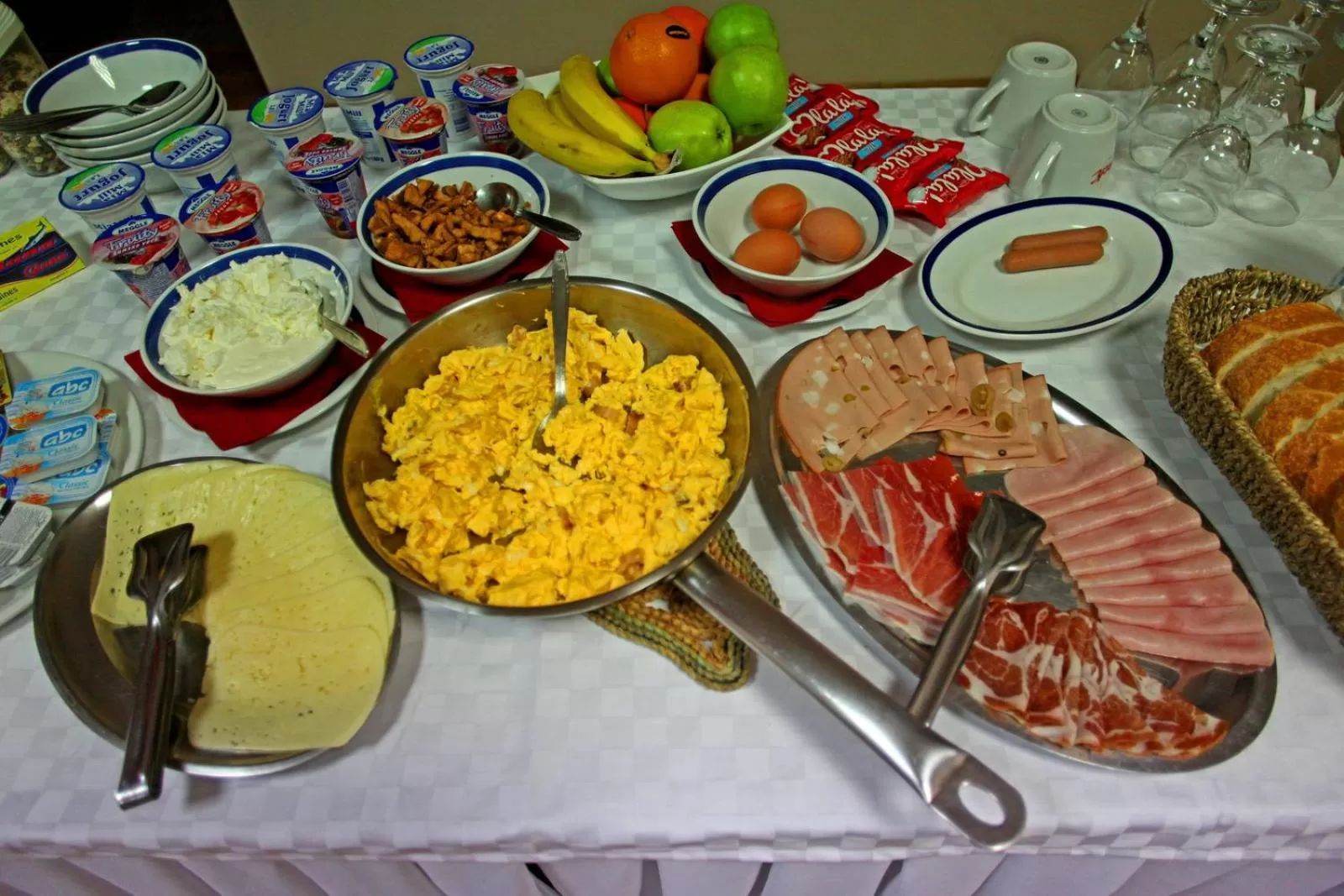 Buffet breakfast in Rooms Lišnić