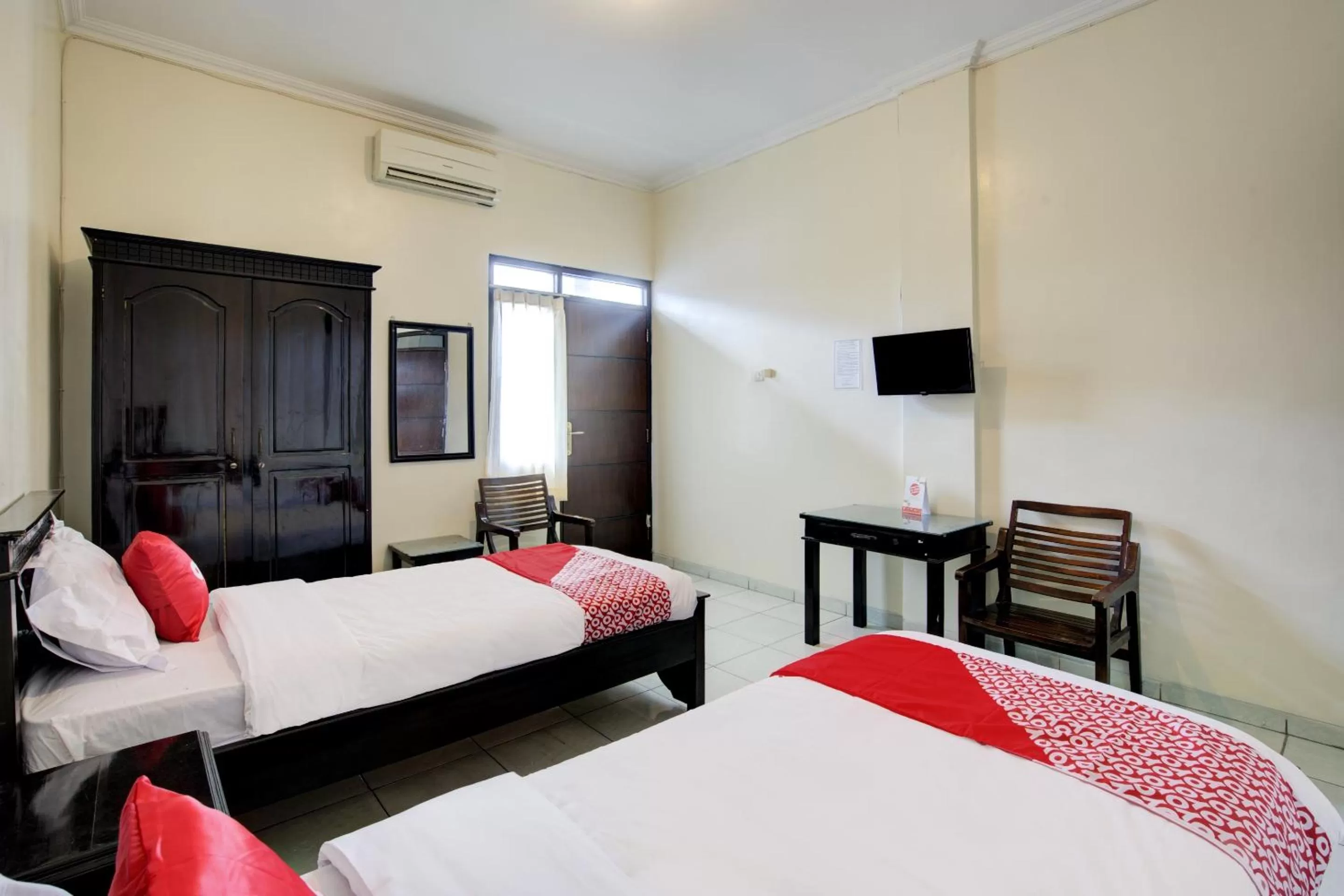 Bedroom, Bed in OYO 3862 Syariah Hotel Pandan Wangi