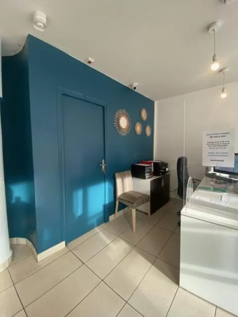 Lobby or reception in Hôtel Saint Roch Montpellier Centre