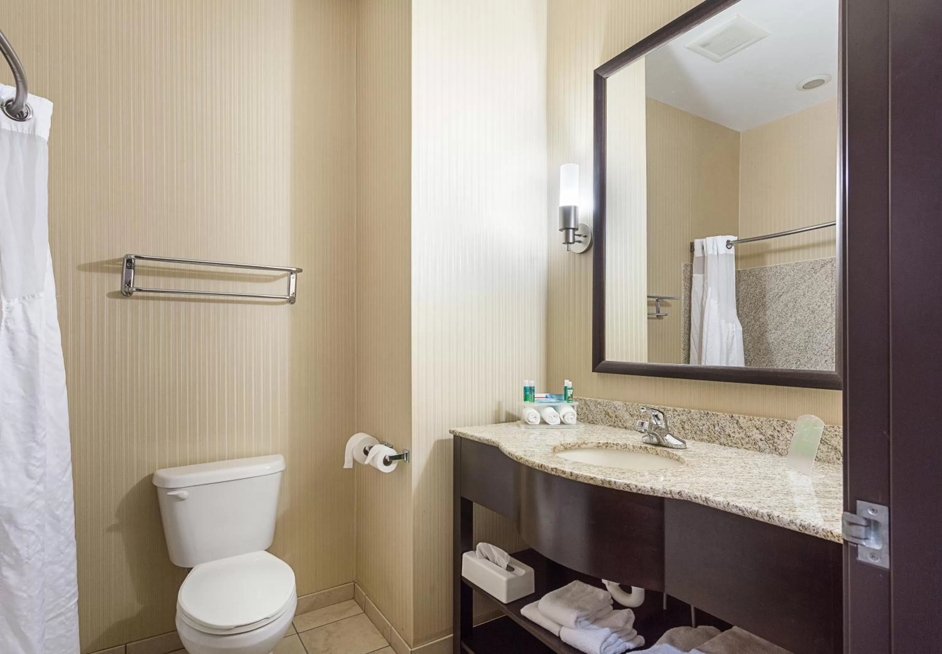 Holiday Inn Express Hotel & Suites Byram by IHG