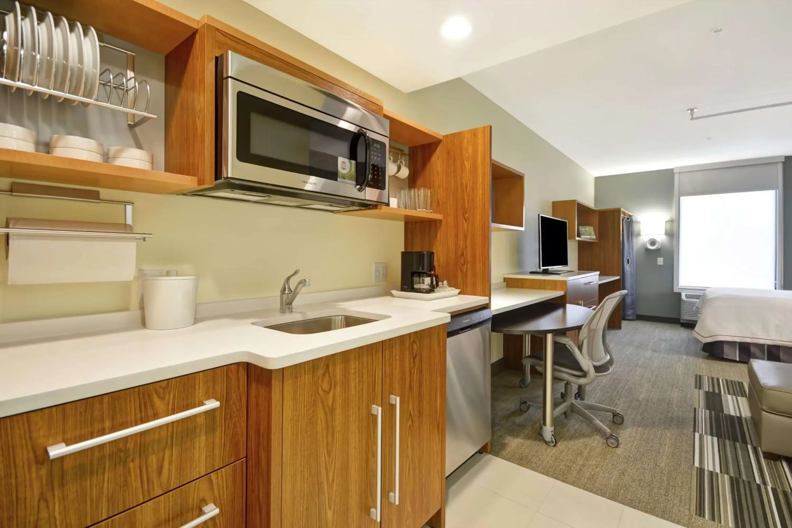 Queen Studio Suite - Hearing Access/Non-Smoking in Home2 Suites By Hilton Minneapolis-Eden Prairie Queen Studio Suite - Hearing Access/Non-Smoking in Home2 Suites By Hilton Minneapolis-Eden Prairie